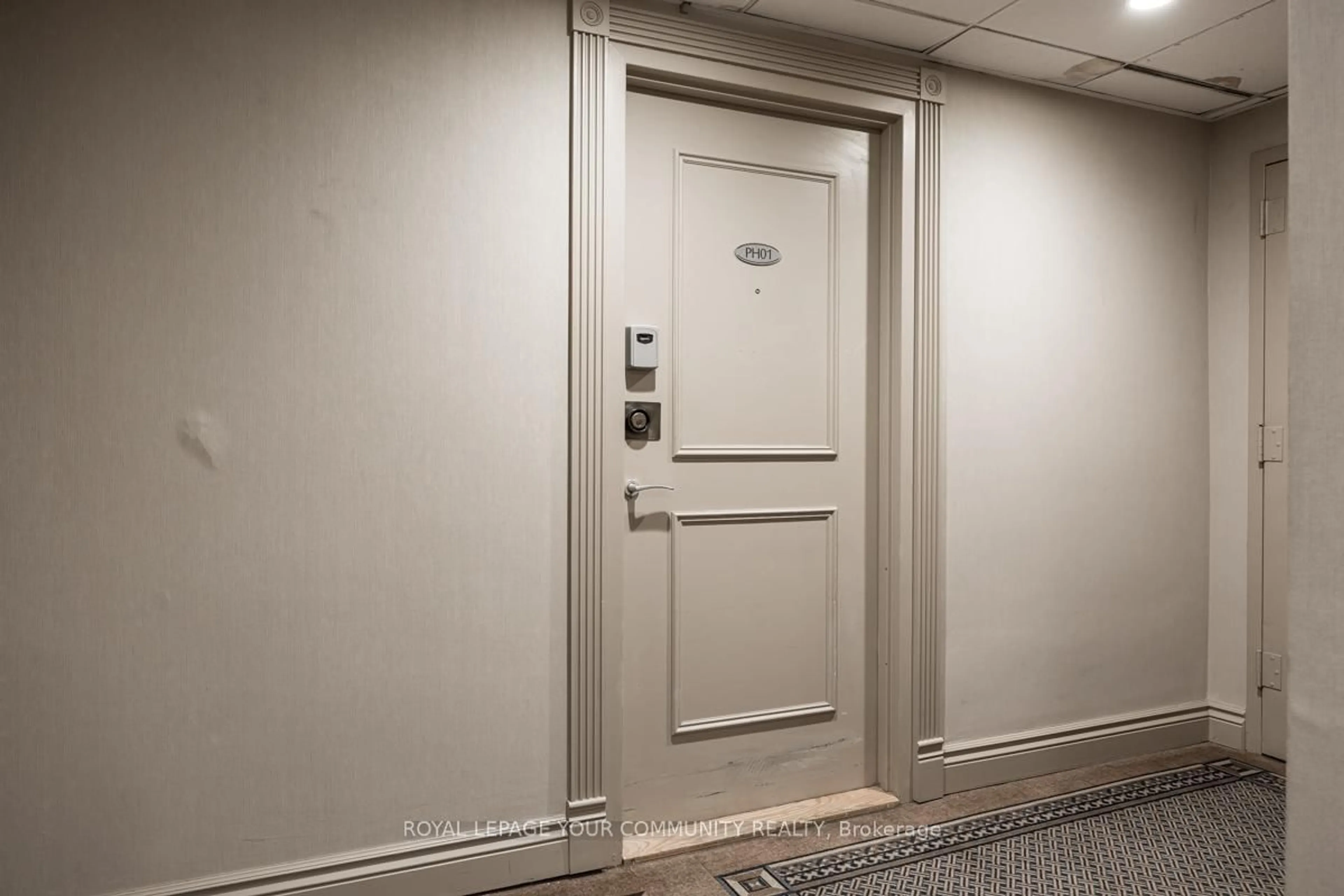 Indoor foyer for 1350 York Mills Rd #2201, Toronto Ontario M3A 2A1