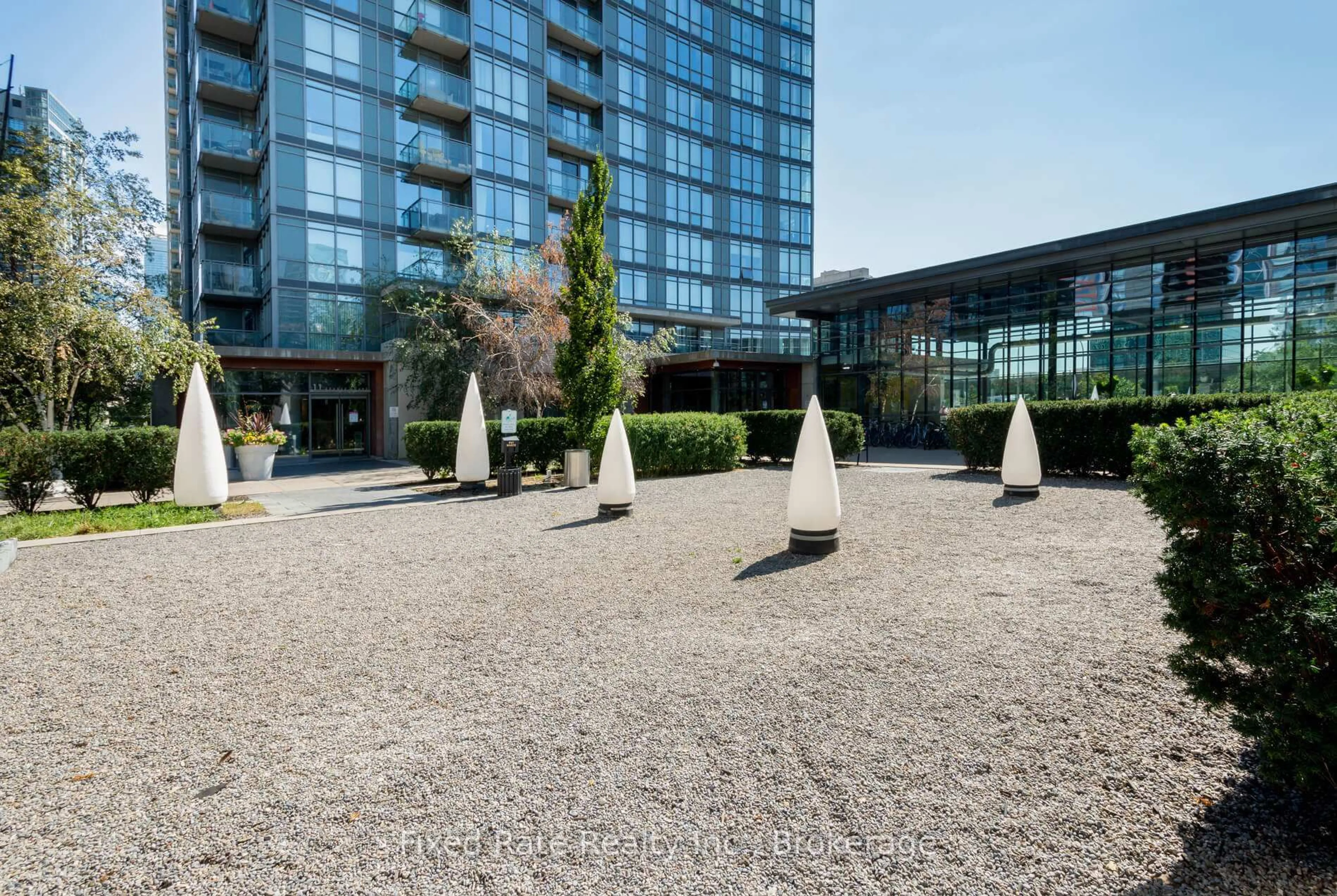 Patio, unknown for 11 Brunel Crt #4709, Toronto Ontario M5V 3Y3