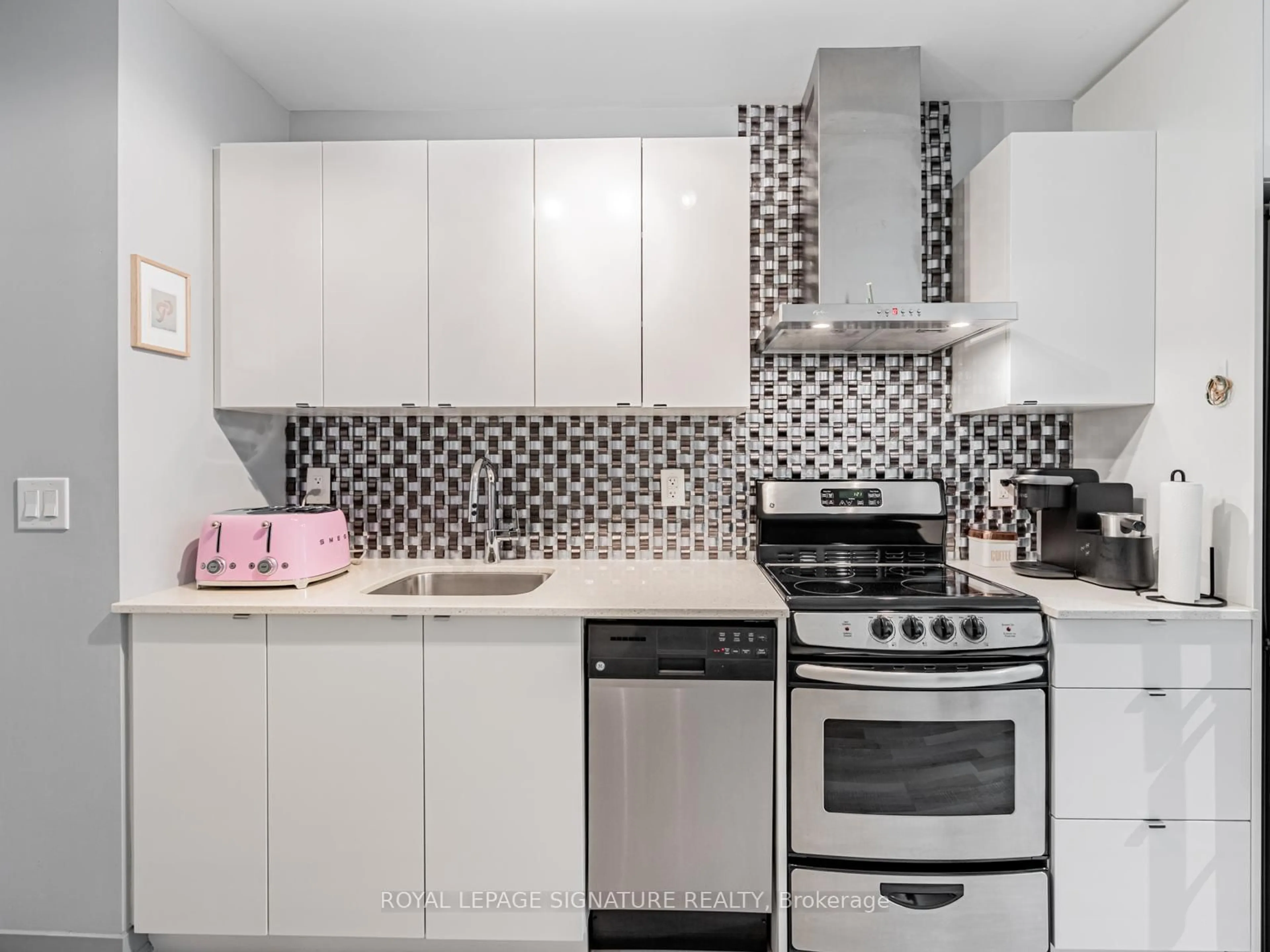 Standard kitchen, ceramic/tile floor for 51 East Liberty St #202, Toronto Ontario M6K 3P8