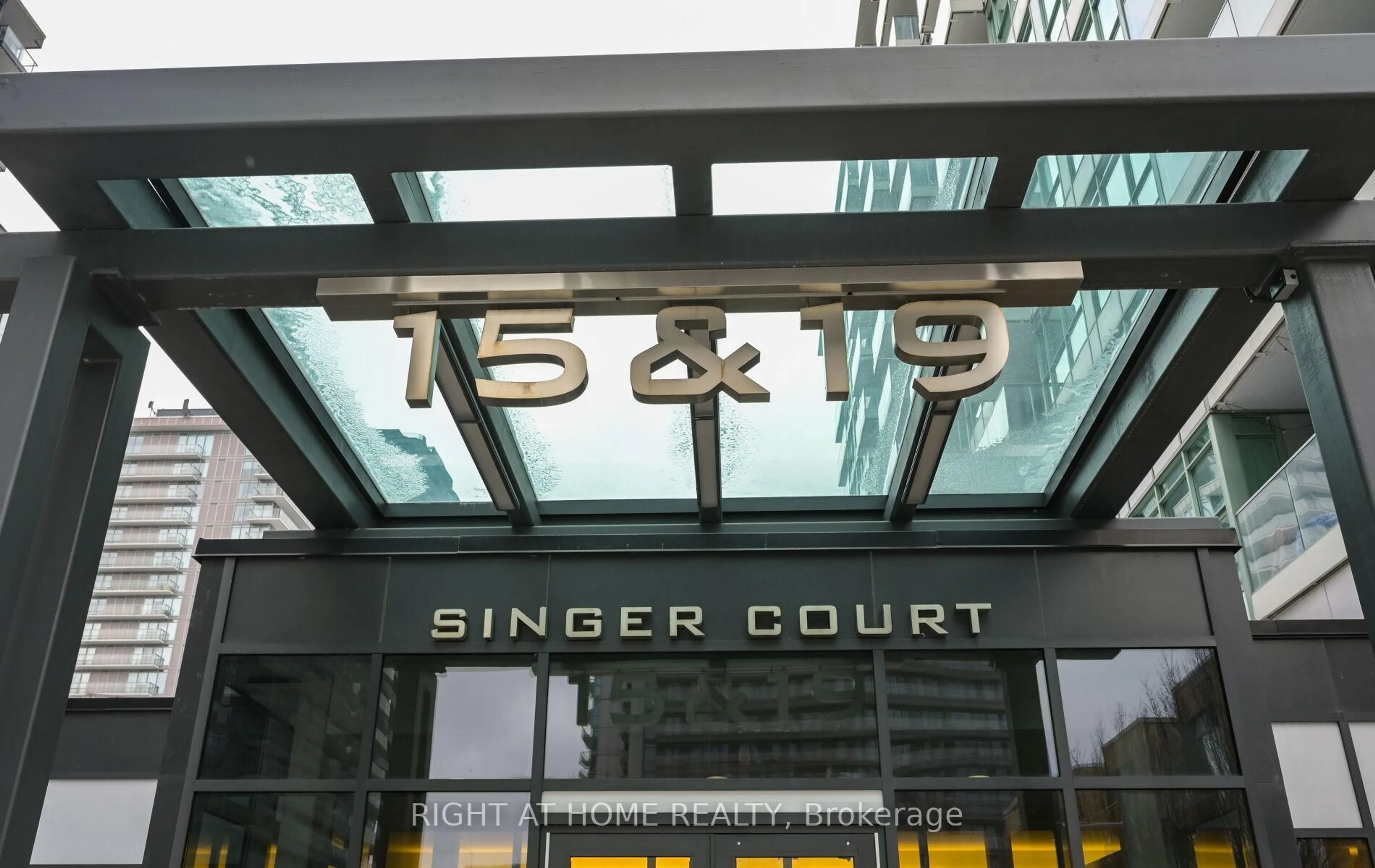 Indoor foyer for 19 Singer Crt #Ph06, Toronto Ontario M2K 0B2