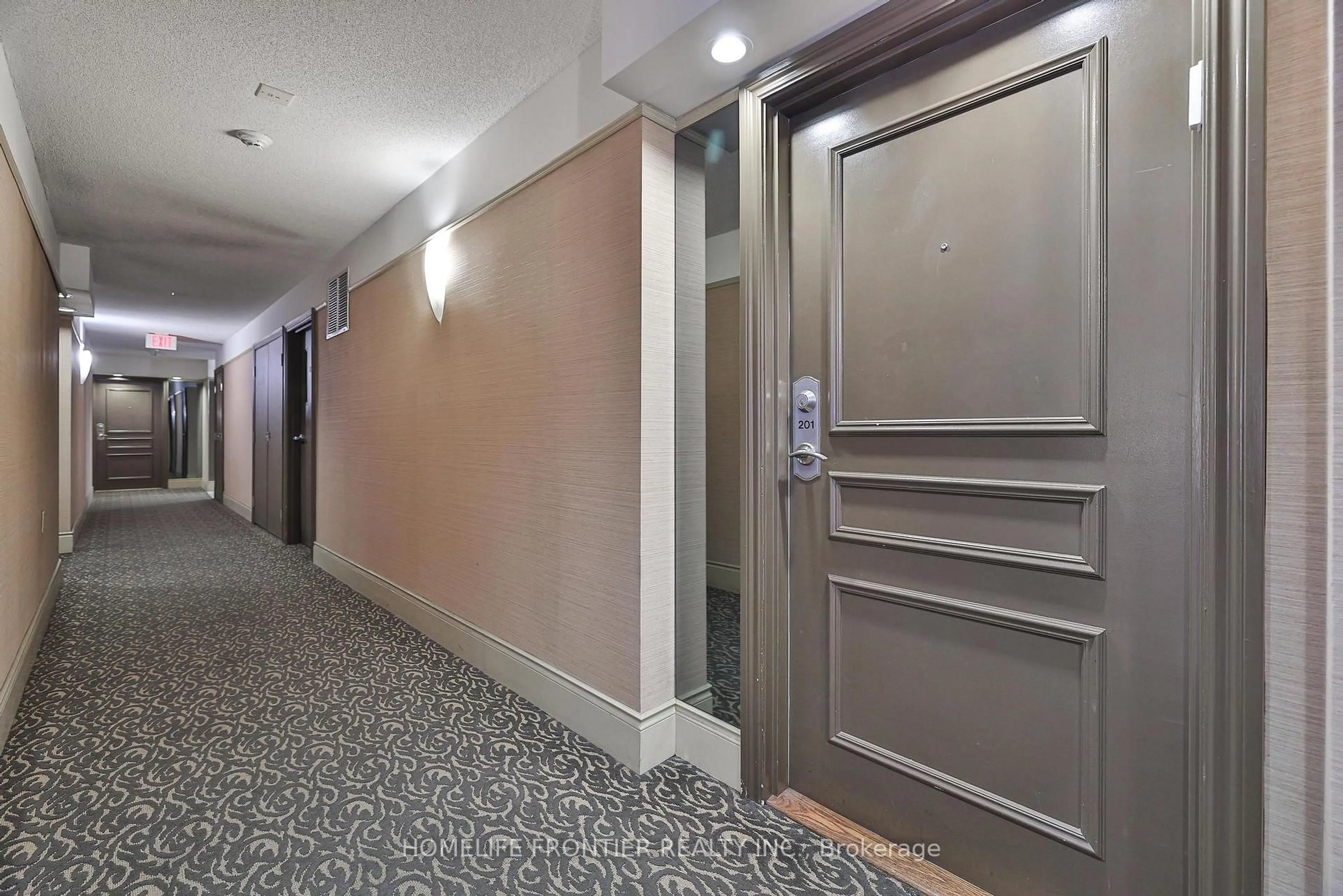 Indoor foyer for 920 Sheppard Ave #201, Toronto Ontario M3H 2T6