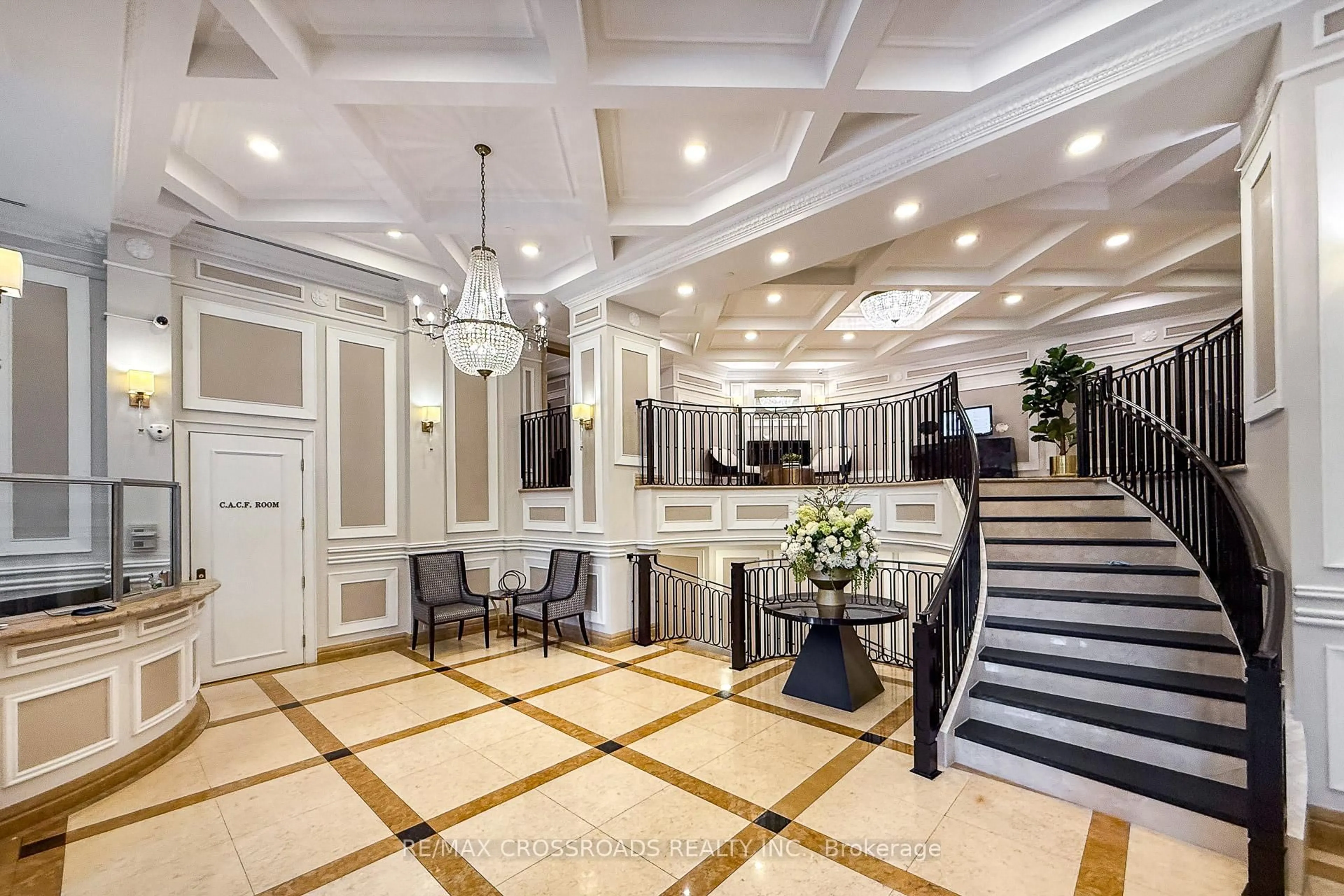 Indoor foyer for 10 Old York Mills Rd #210, Toronto Ontario M2P 2G9