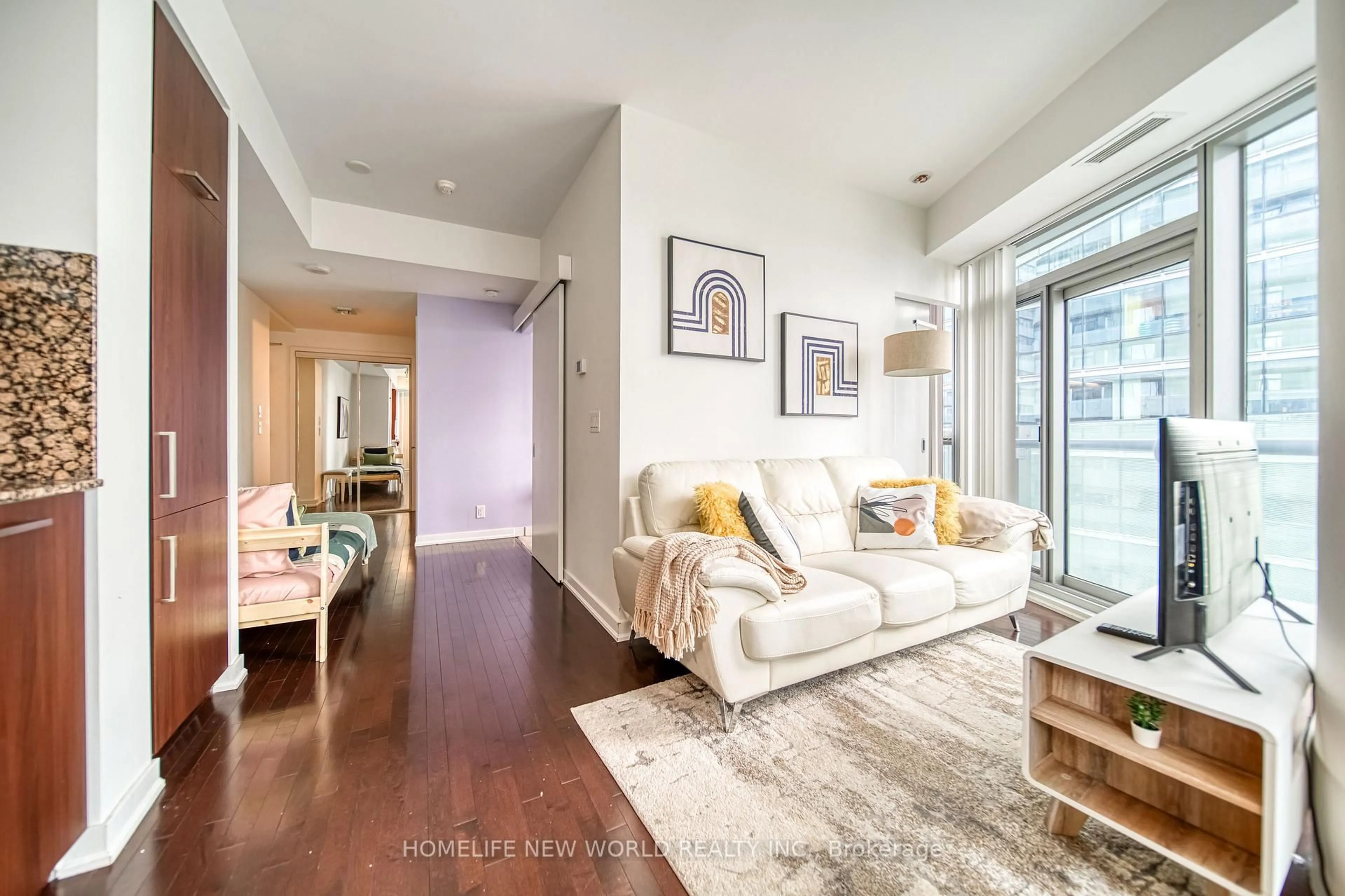 Living room with furniture, unknown for 14 York St #3411, Toronto Ontario M5J 0B1