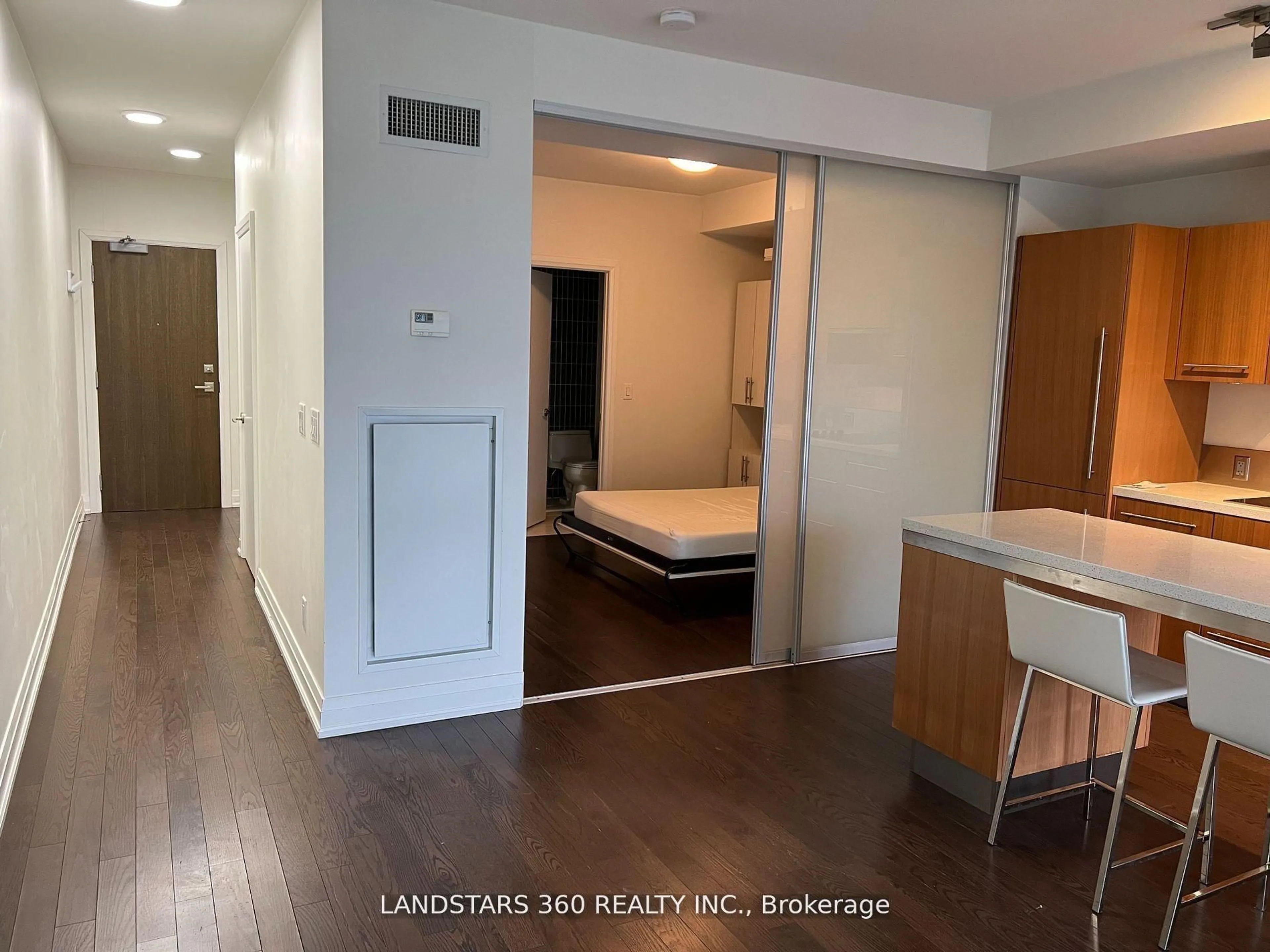 A pic of a room for 80 John St #2505, Toronto Ontario M5V 3X4