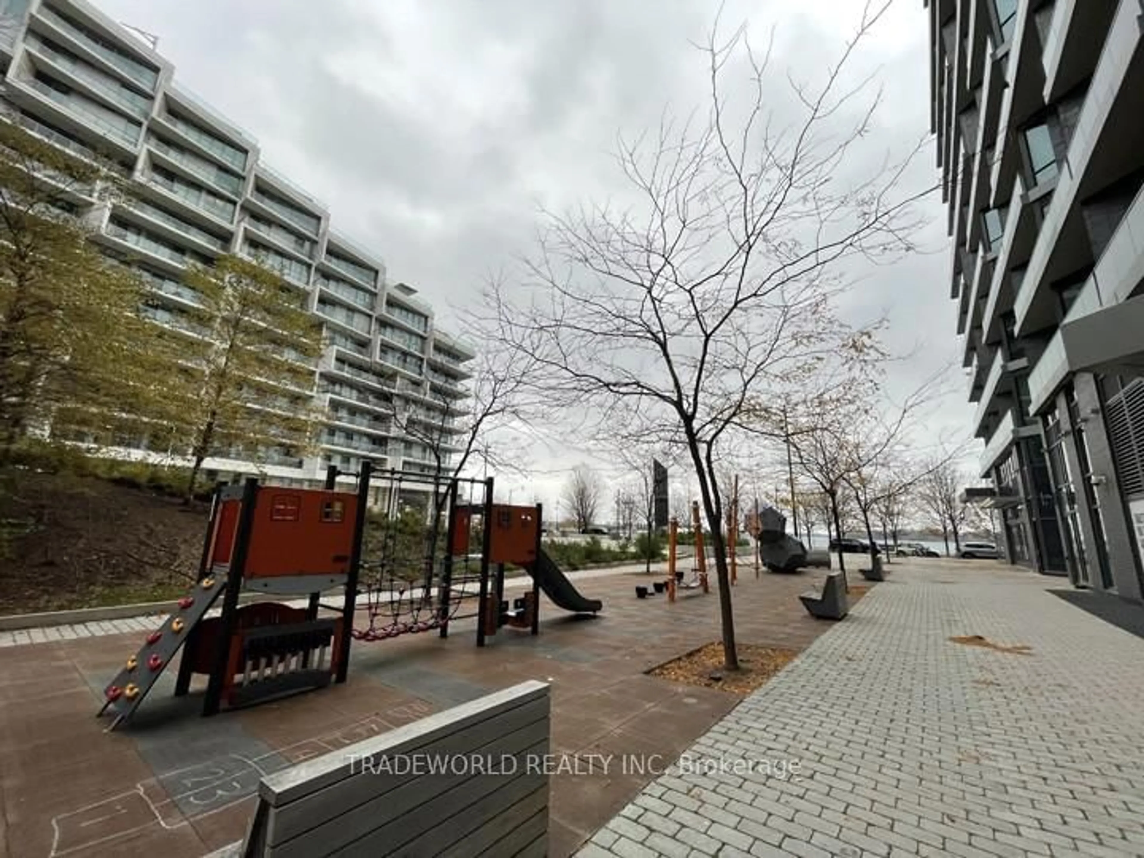 Patio, street for 1 Edgewater Dr #723, Toronto Ontario M5A 0L1