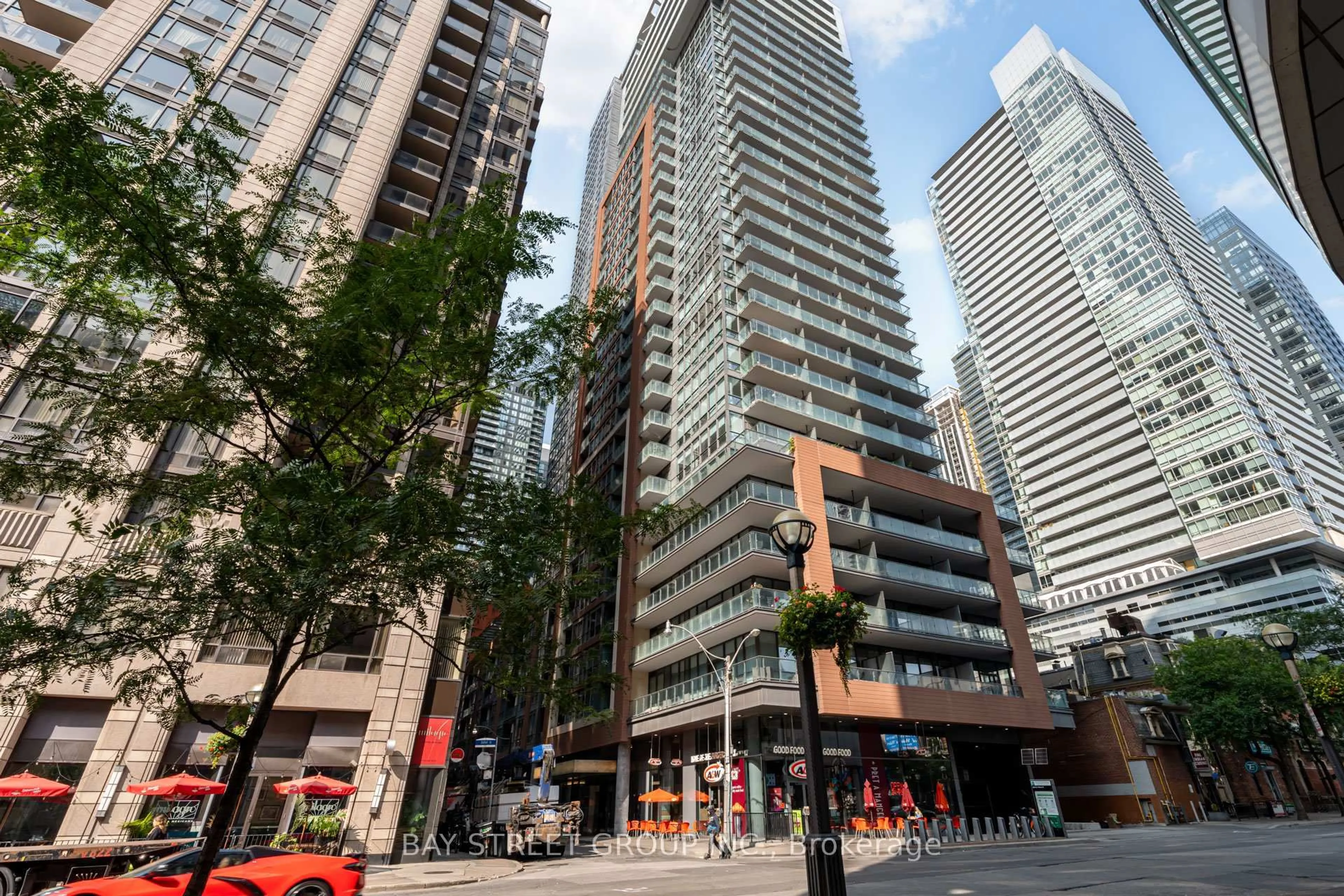 Patio, street for 8 Mercer St #909, Toronto Ontario M5V 0C4