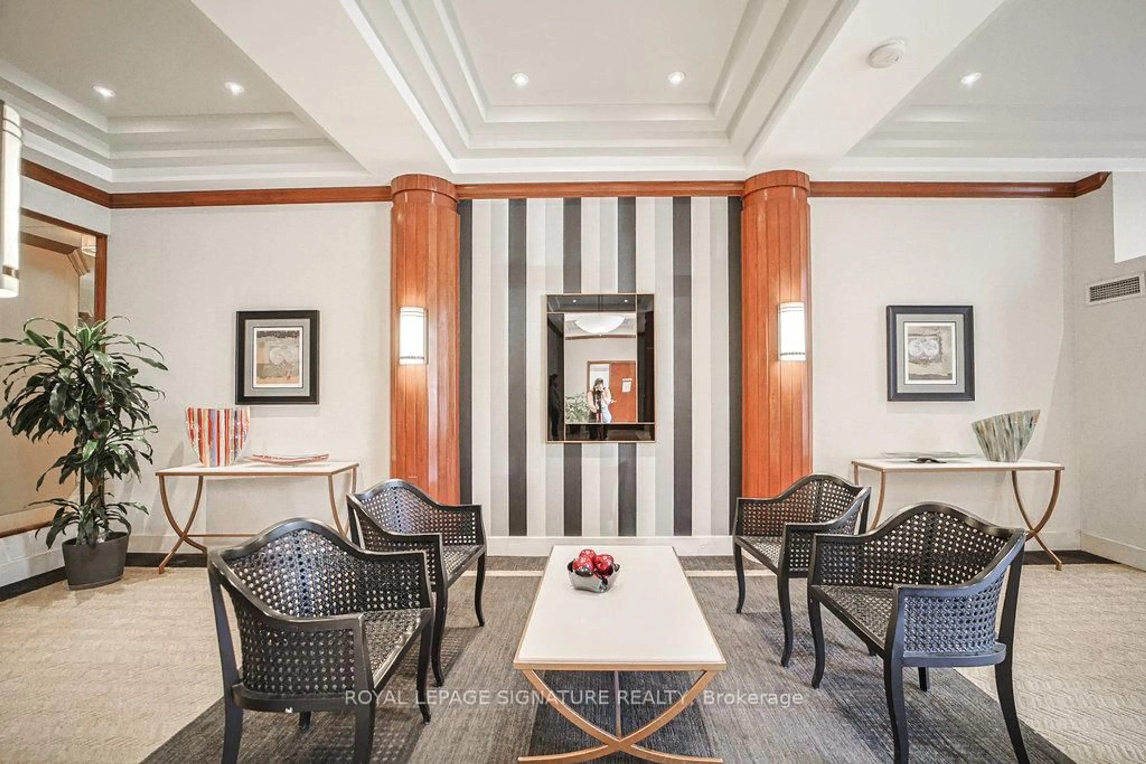 Lobby for 1750 Bayview Ave #309, Toronto Ontario M4G 4H6