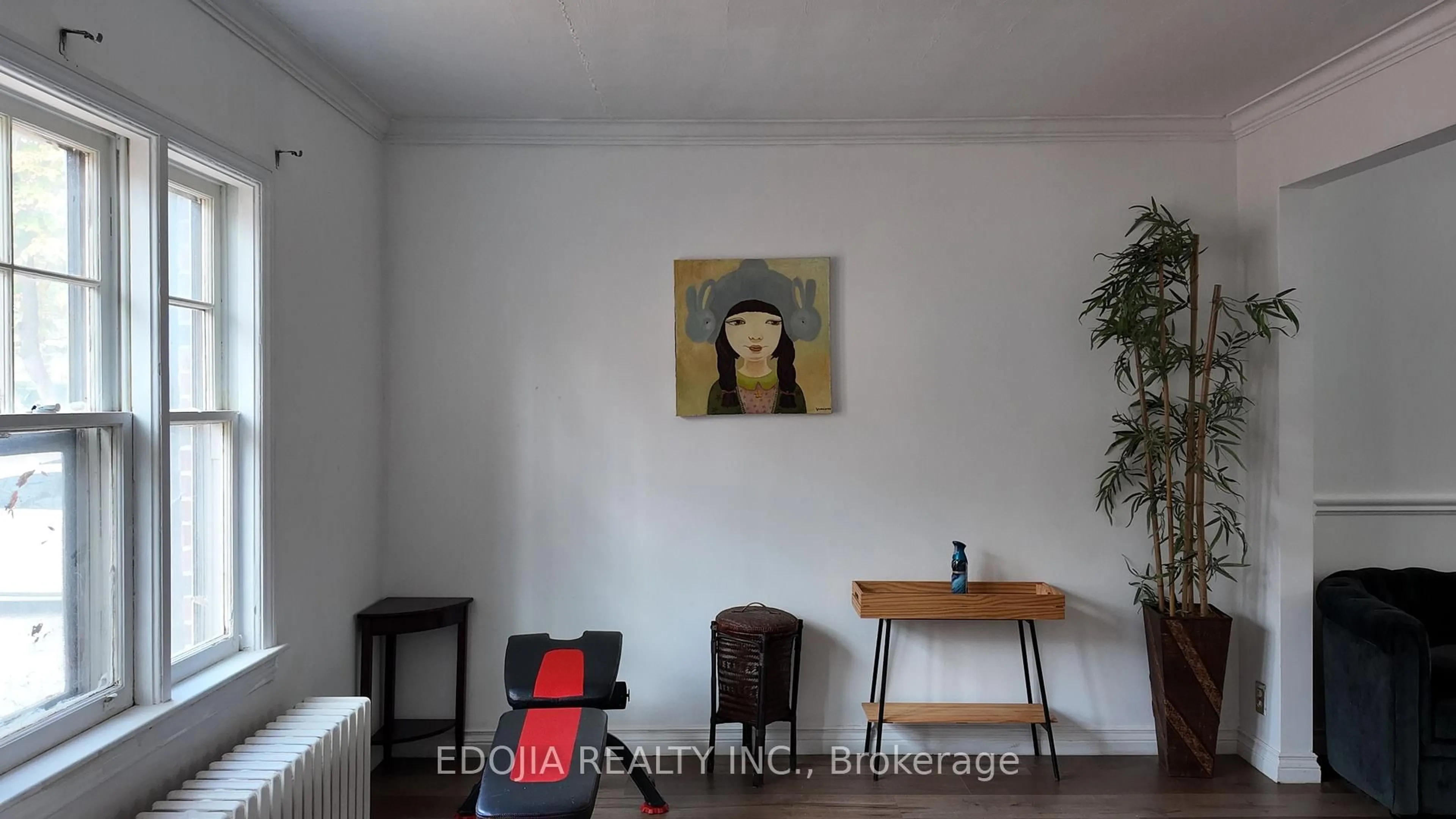 A pic of a room for 251 Spring Garden Ave, Toronto Ontario M2N 3H1