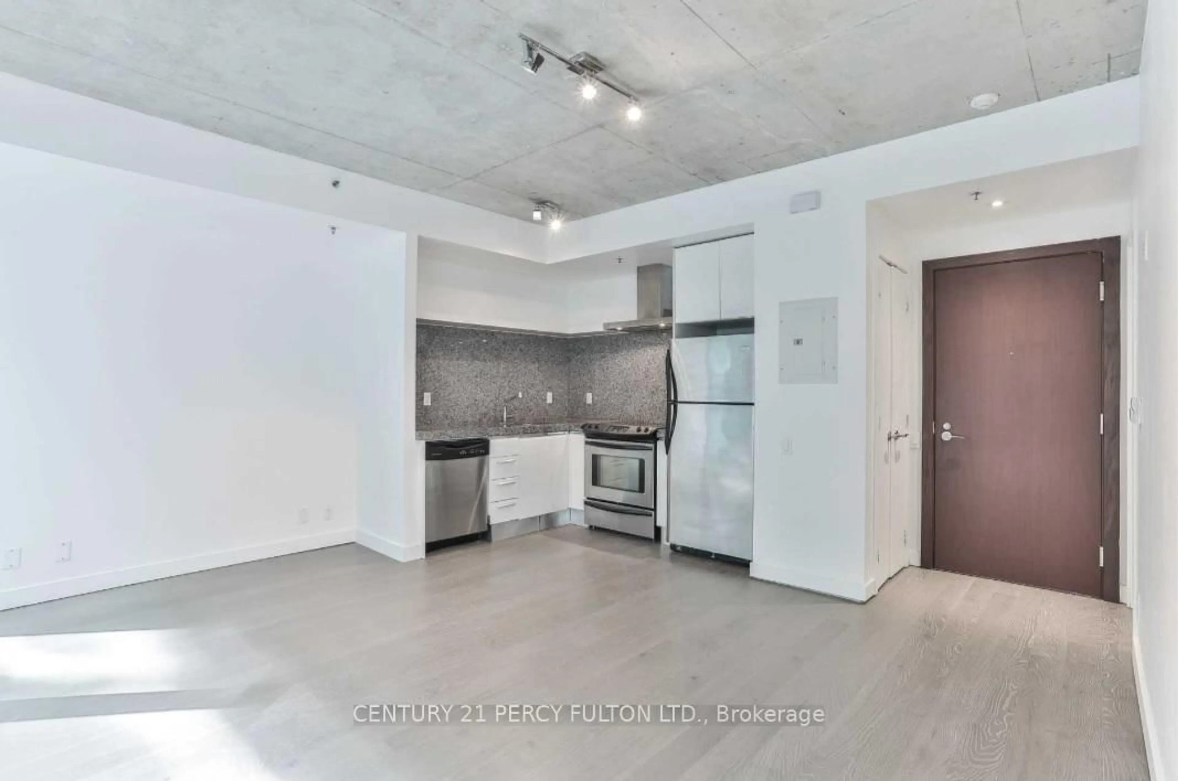 Standard kitchen, unknown for 75 Portland St #105, Toronto Ontario M5V 2M9