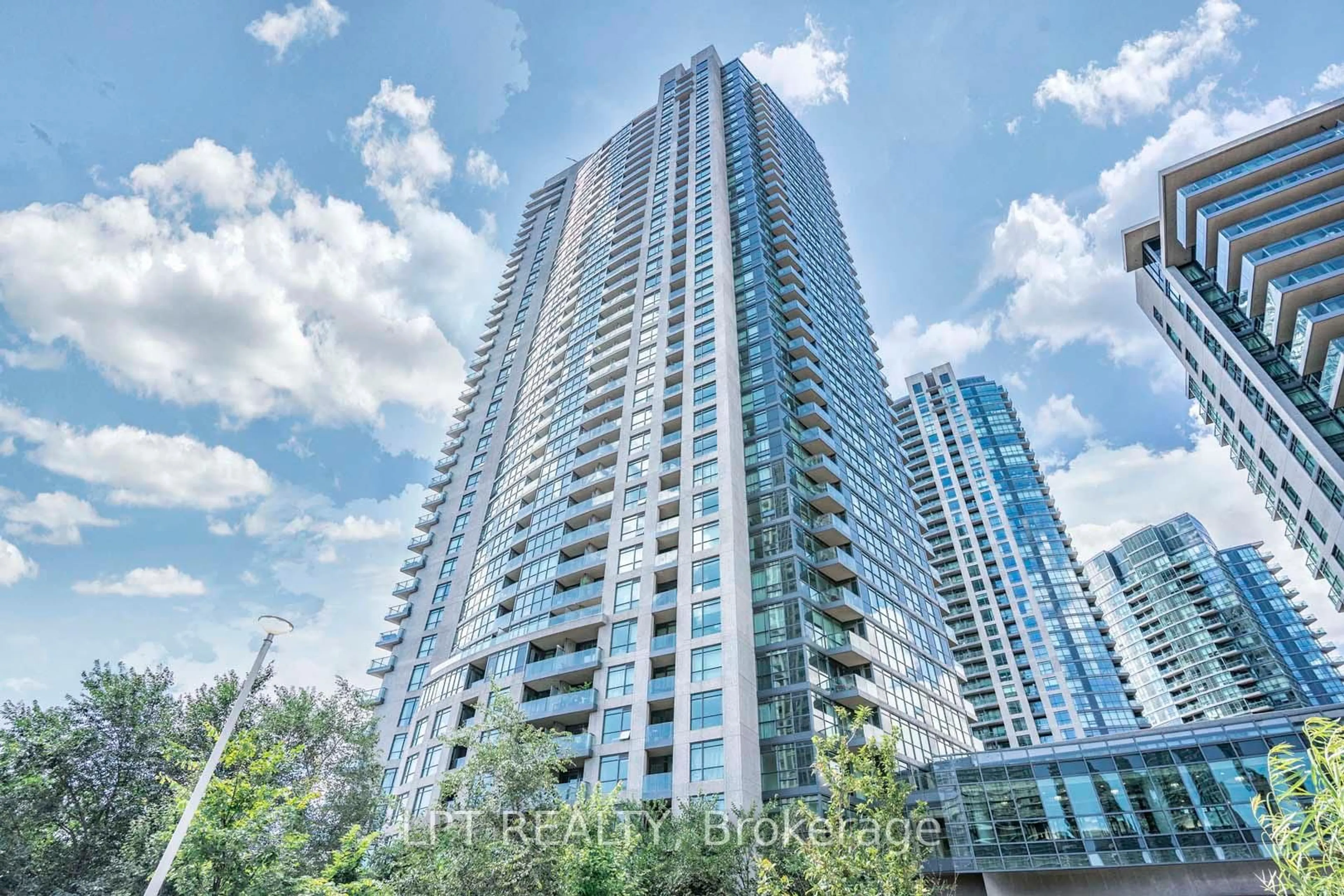 Unknown for 215 Fort York Blvd #217, Toronto Ontario M5V 4A2