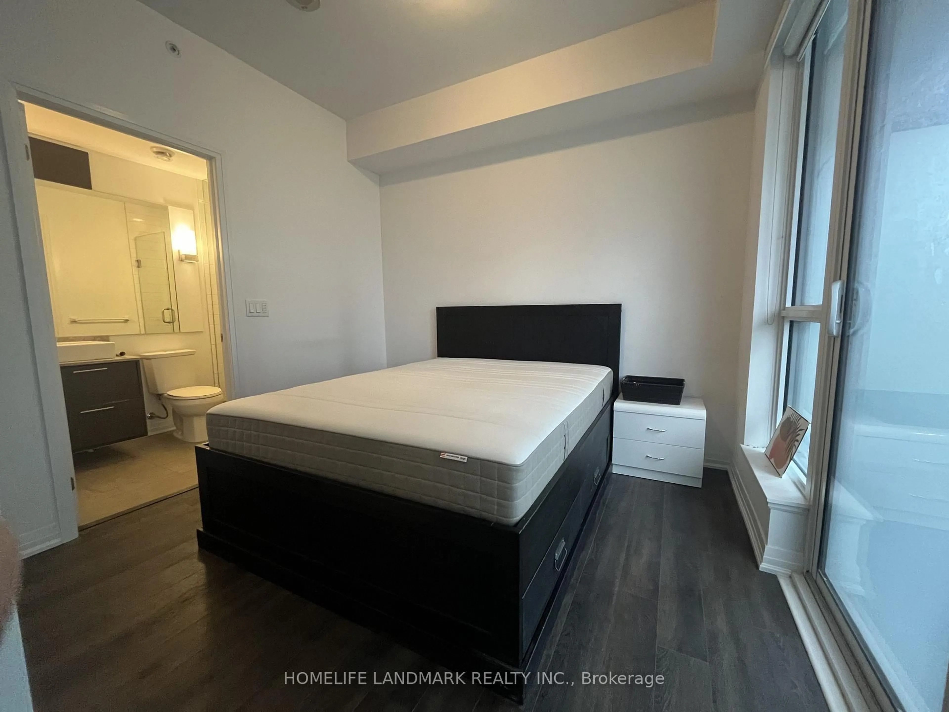 Bedroom with bed, unknown for 8 Mercer St #2002, Toronto Ontario M5V 0C4