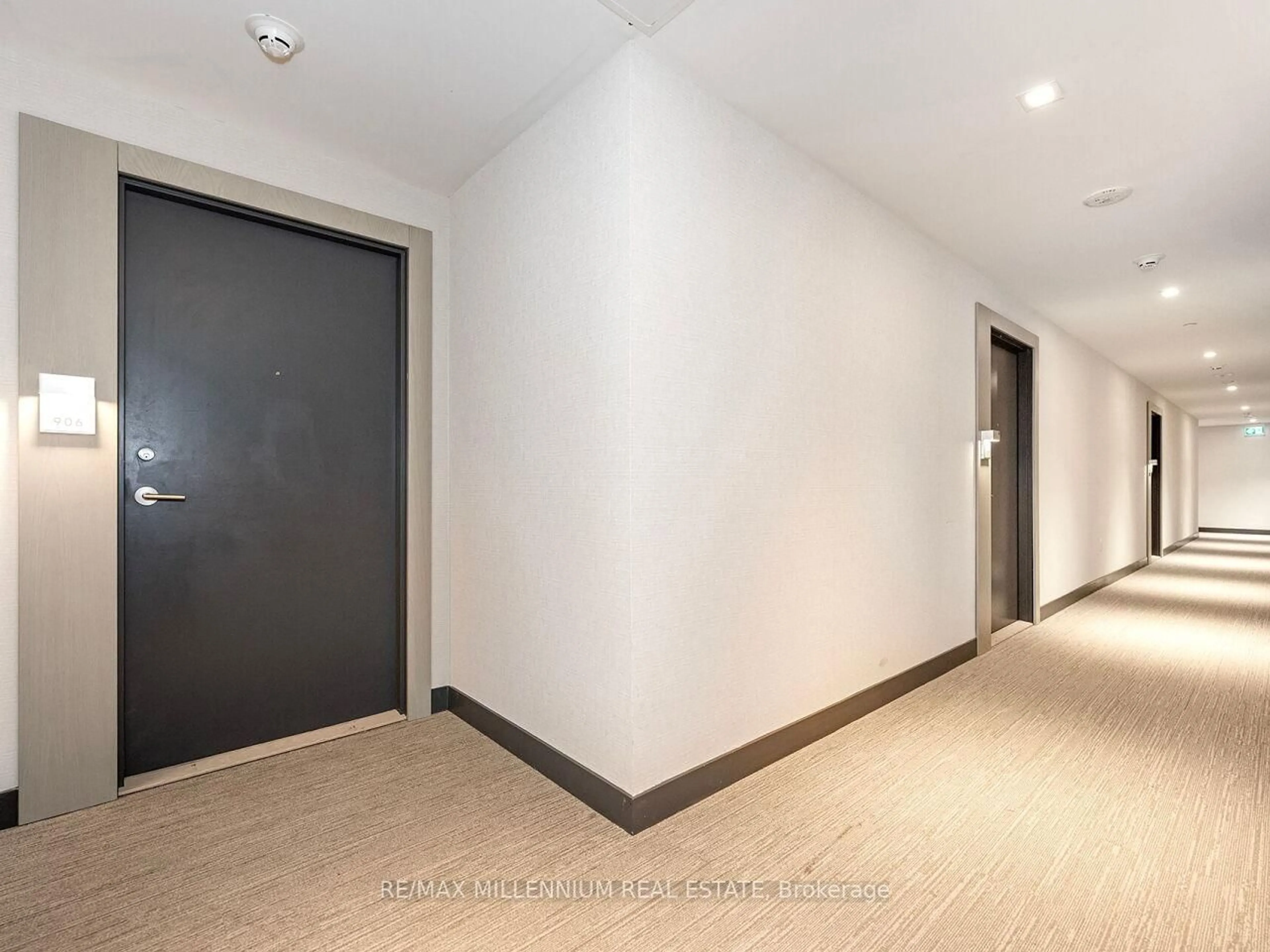 Indoor foyer for 8 Olympic Garden Dr #906, Toronto Ontario M2M 0B9