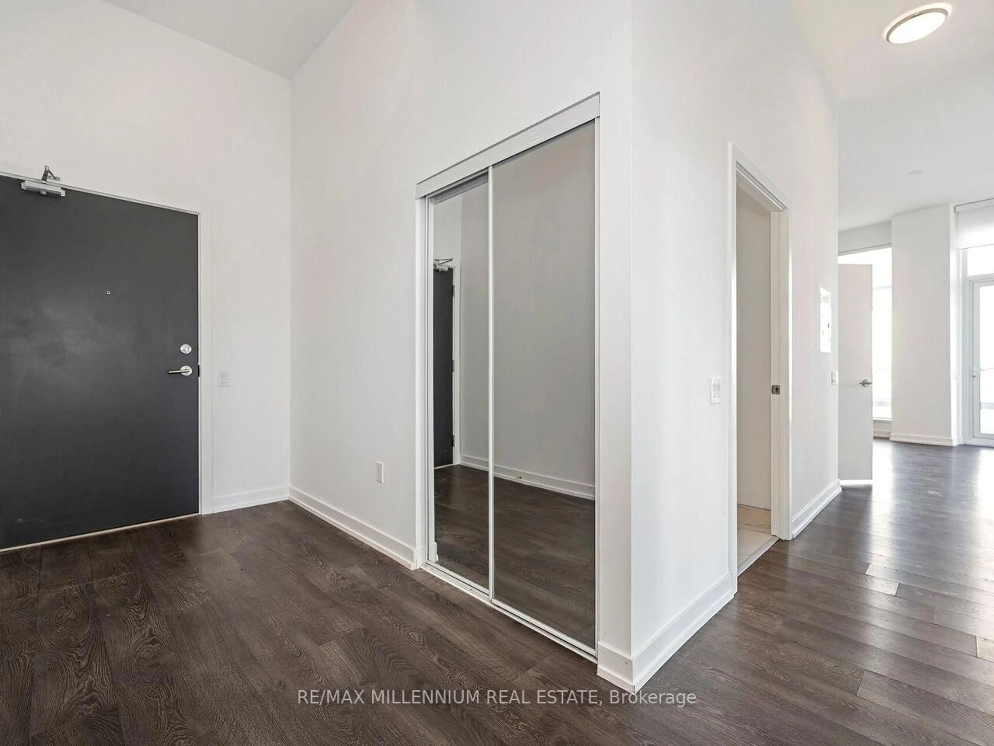 Indoor entryway for 8 Olympic Garden Dr #906, Toronto Ontario M2M 0B9