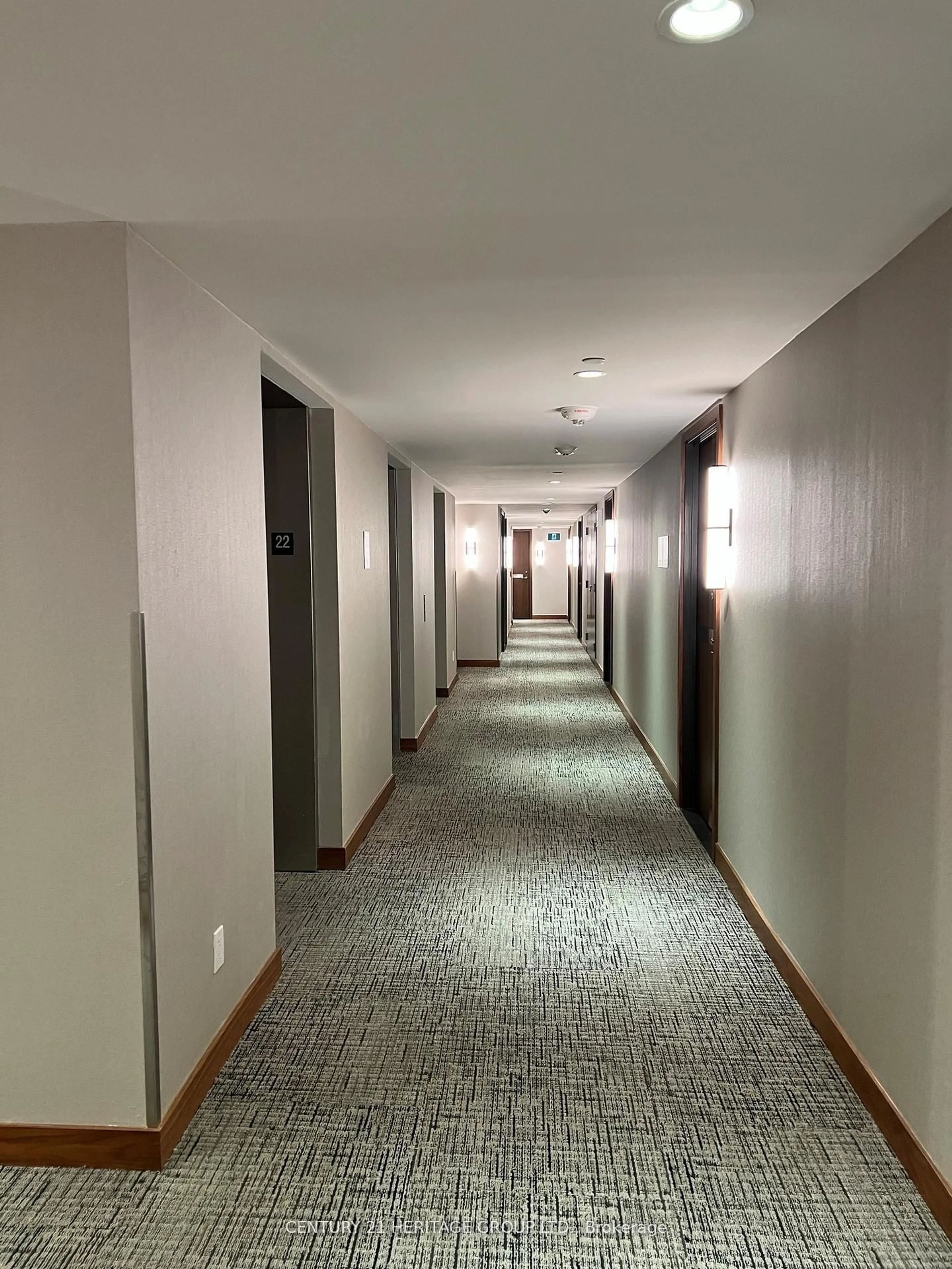 Indoor foyer for 19 Bathurst St #2210, Toronto Ontario M5V 2P1