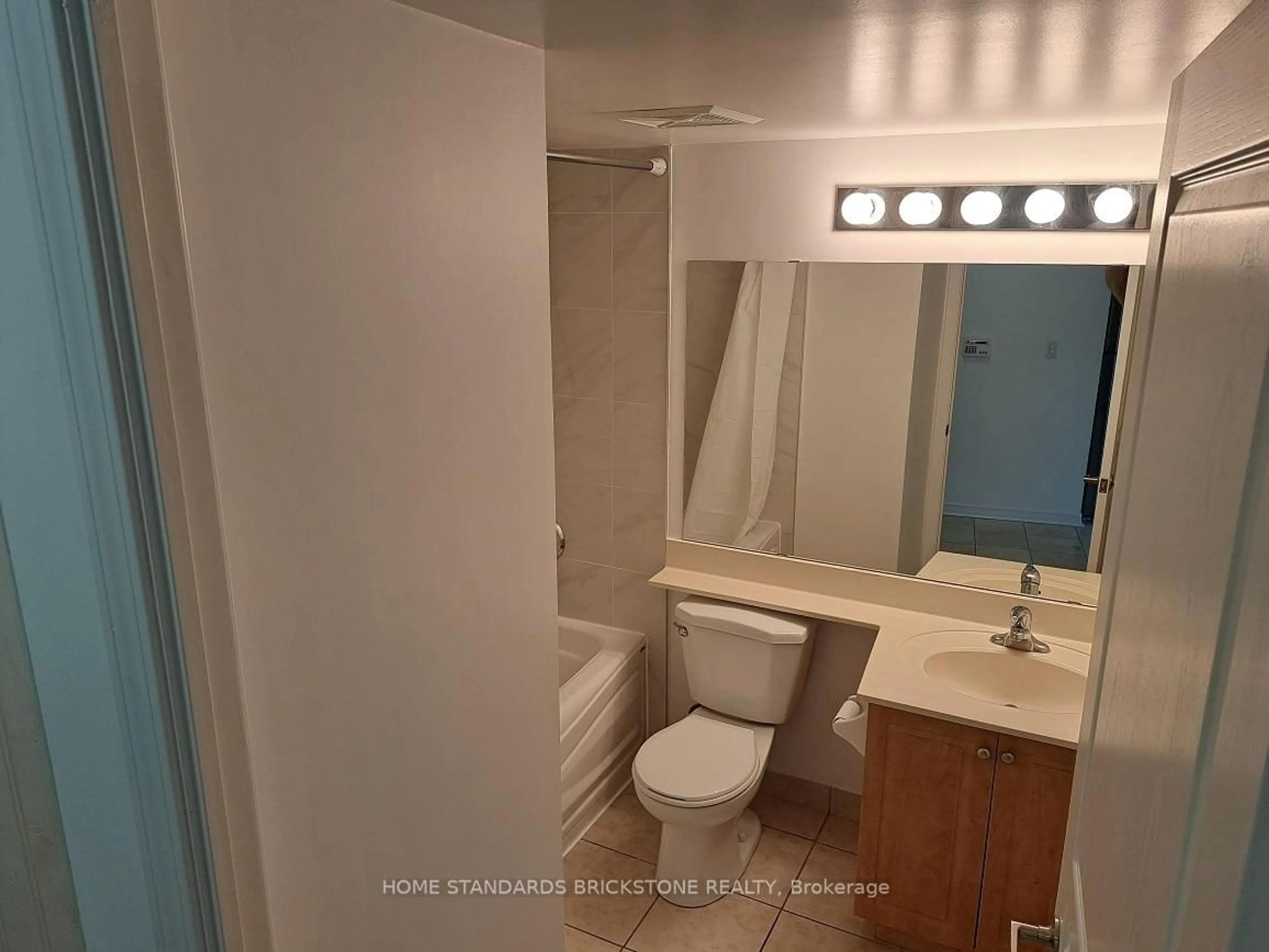 Standard bathroom, unknown for 509 Beecroft Rd #1811, Toronto Ontario M2N 0A3