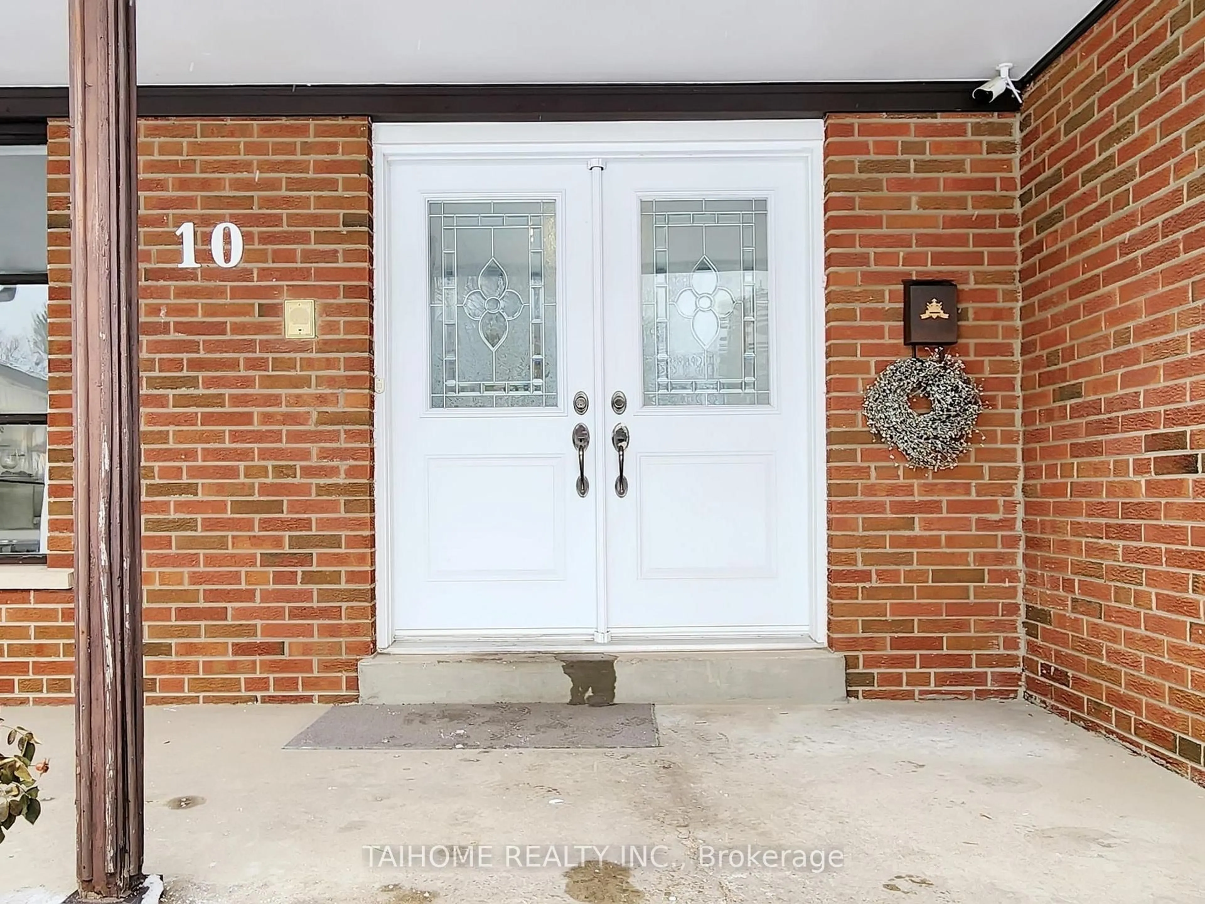 Indoor entryway for 10 Centurion Crt, Toronto Ontario M2K 2N4