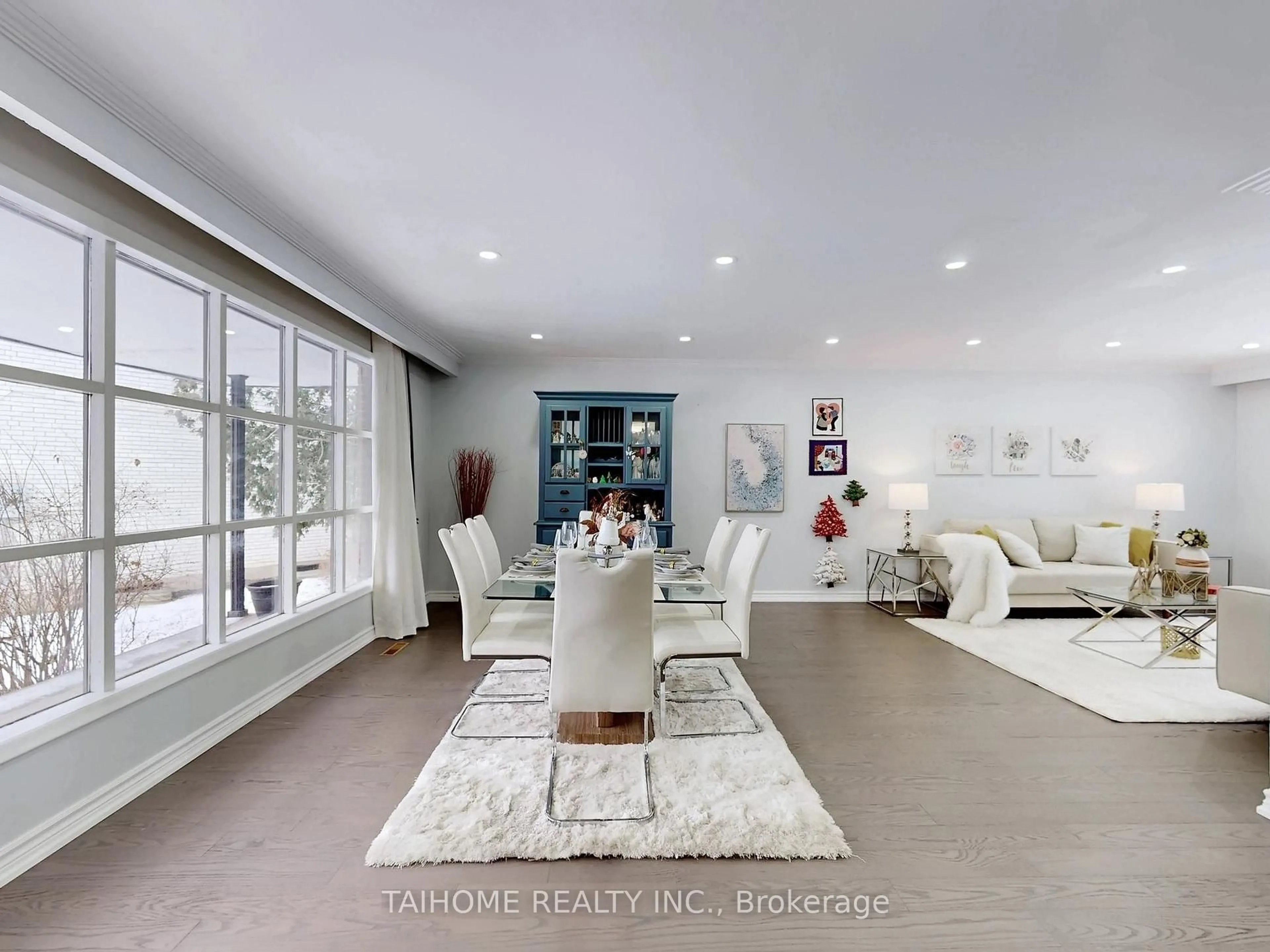 Indoor entryway for 10 Centurion Crt, Toronto Ontario M2K 2N4