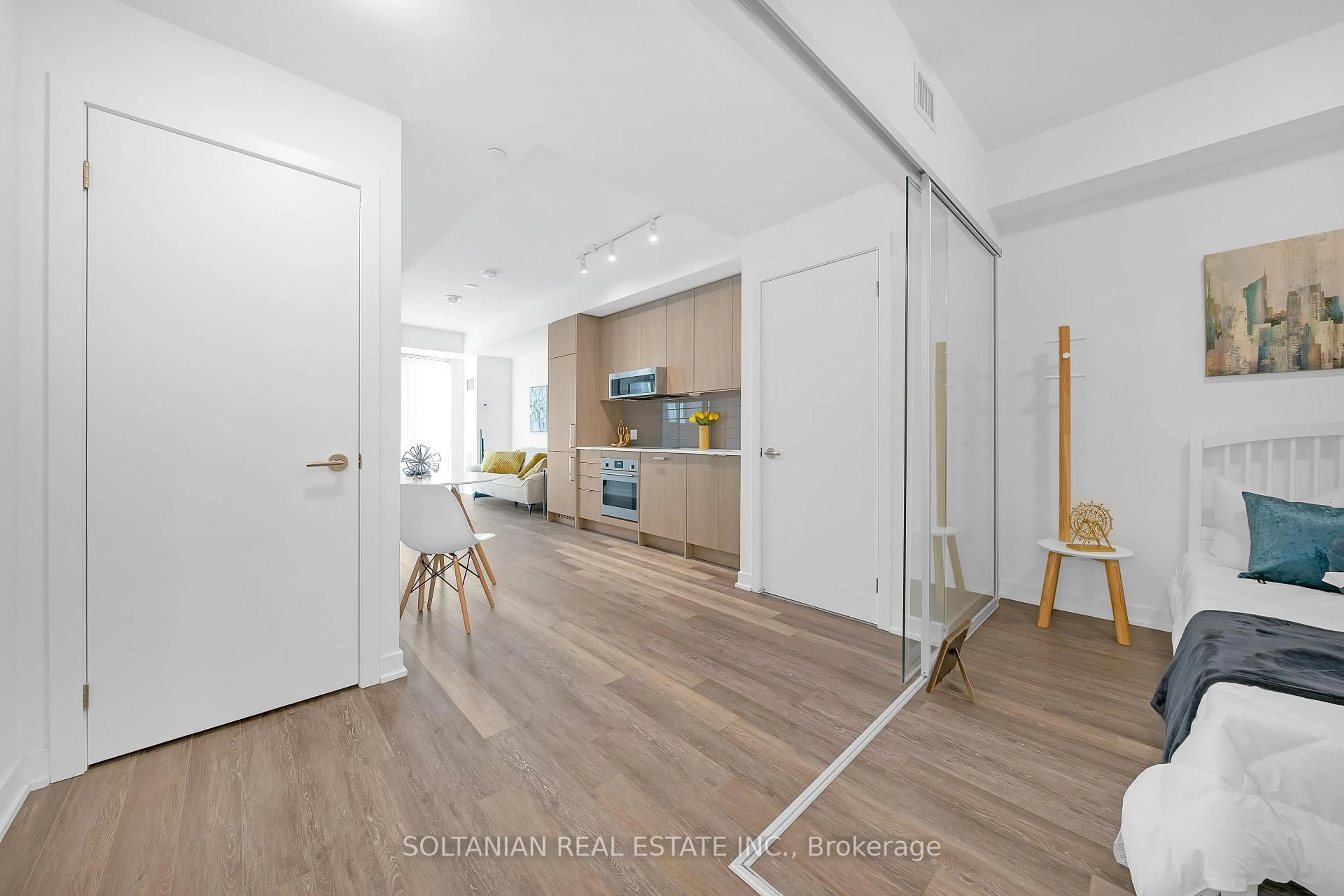 Indoor entryway for 250 Lawrence Ave #320, Toronto Ontario M5M 1B1