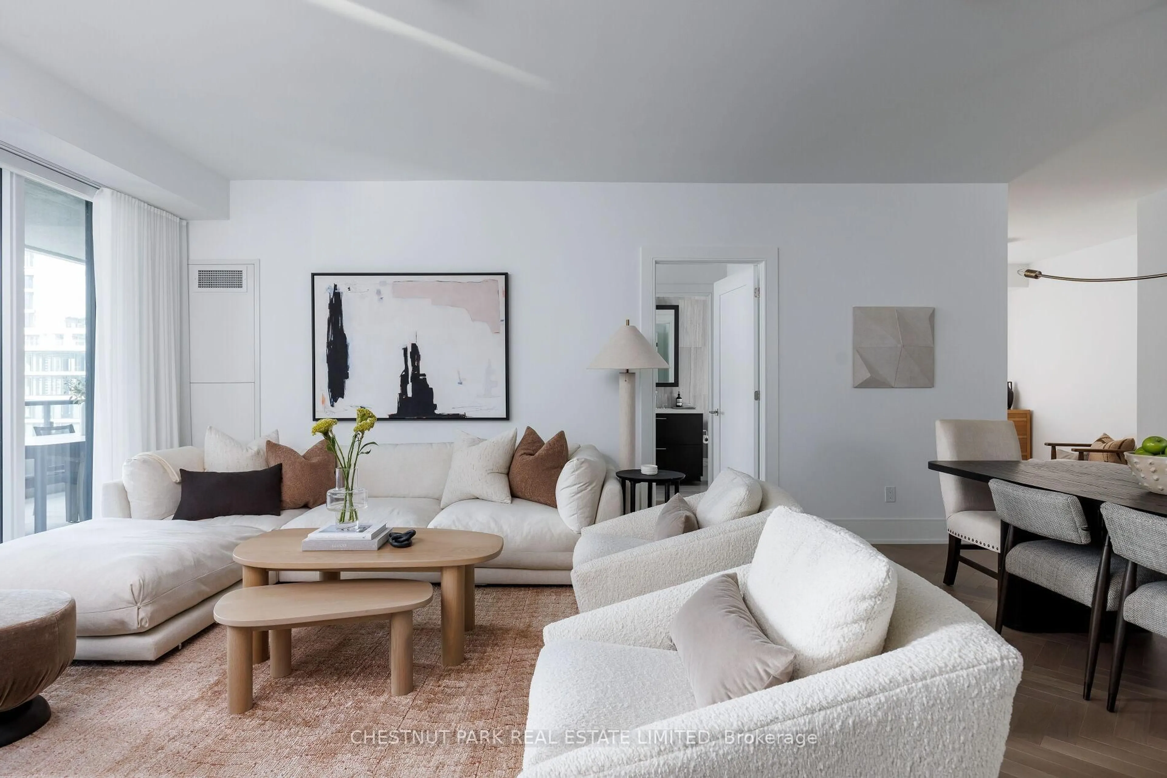 Living room with furniture, unknown for 455 Wellington St #907, Toronto Ontario M5V 0V8