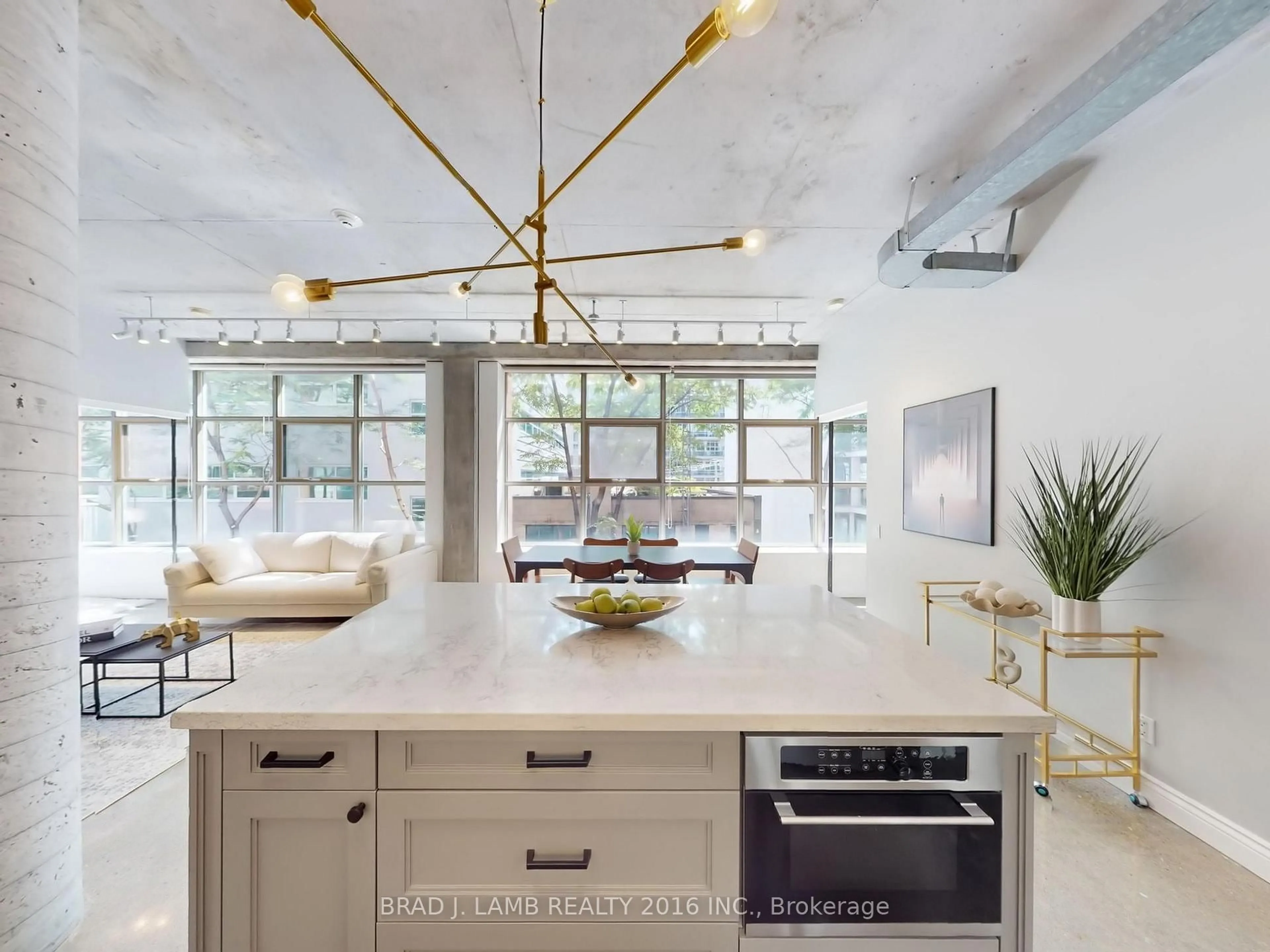 Open concept kitchen, ceramic/tile floor for 29 Camden St #305, Toronto Ontario M5V 3N3