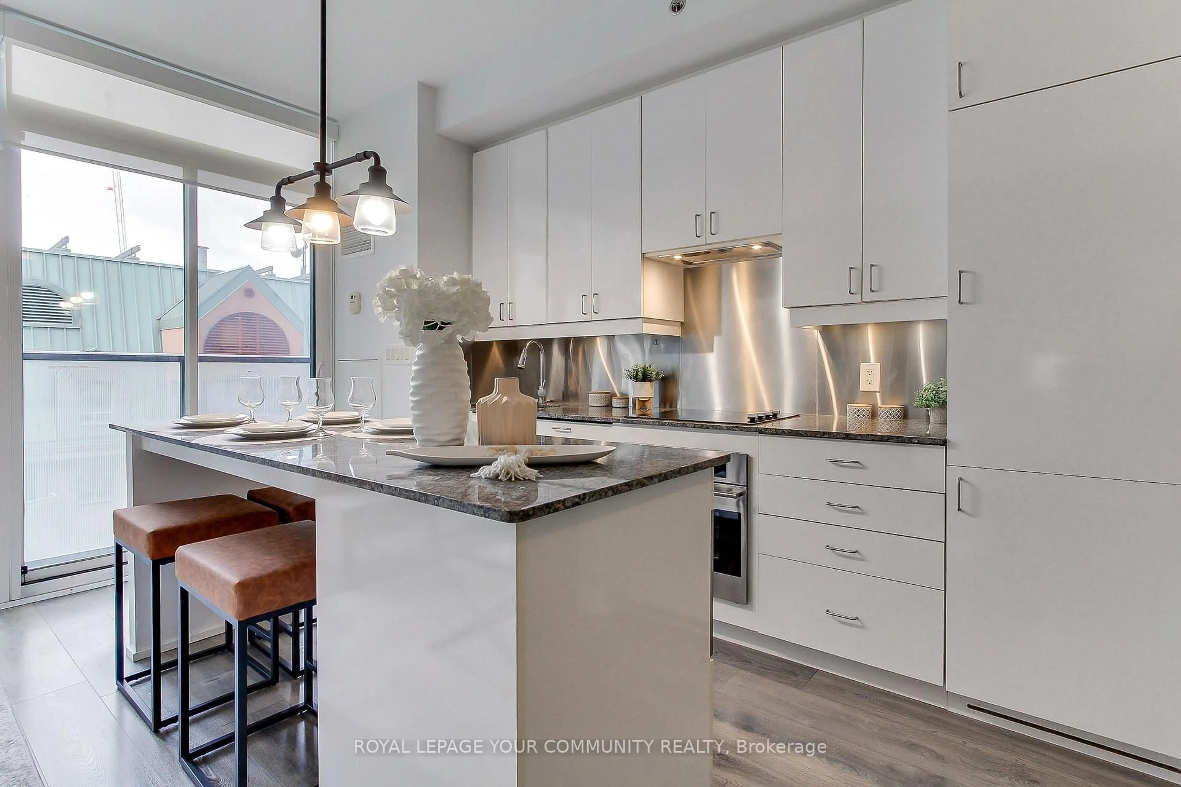 Contemporary kitchen, ceramic/tile floor for 426 University Ave #1002, Toronto Ontario M5G 1S9