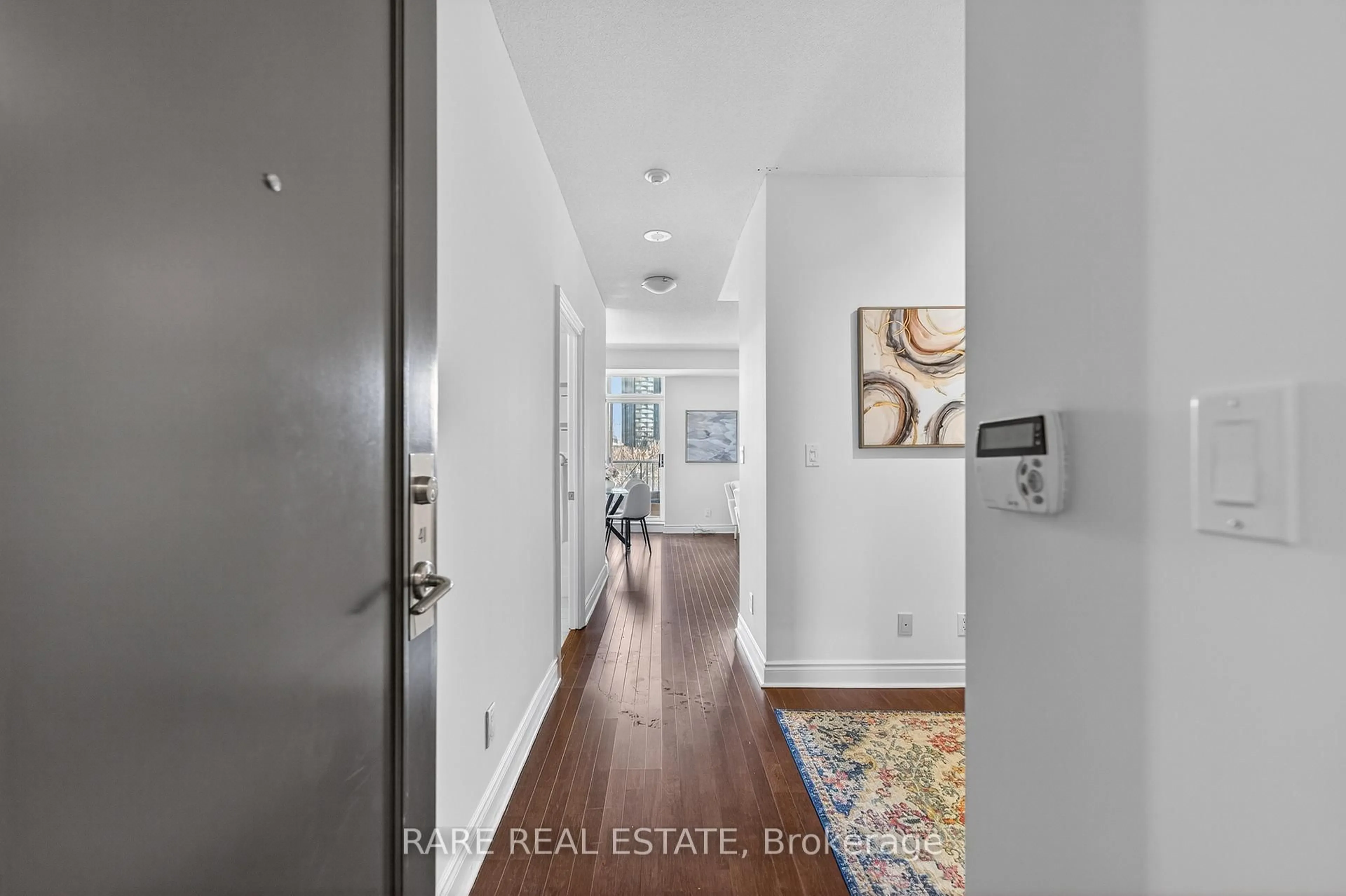 Indoor entryway for 1105 Leslie St #411, Toronto Ontario M3C 4G9