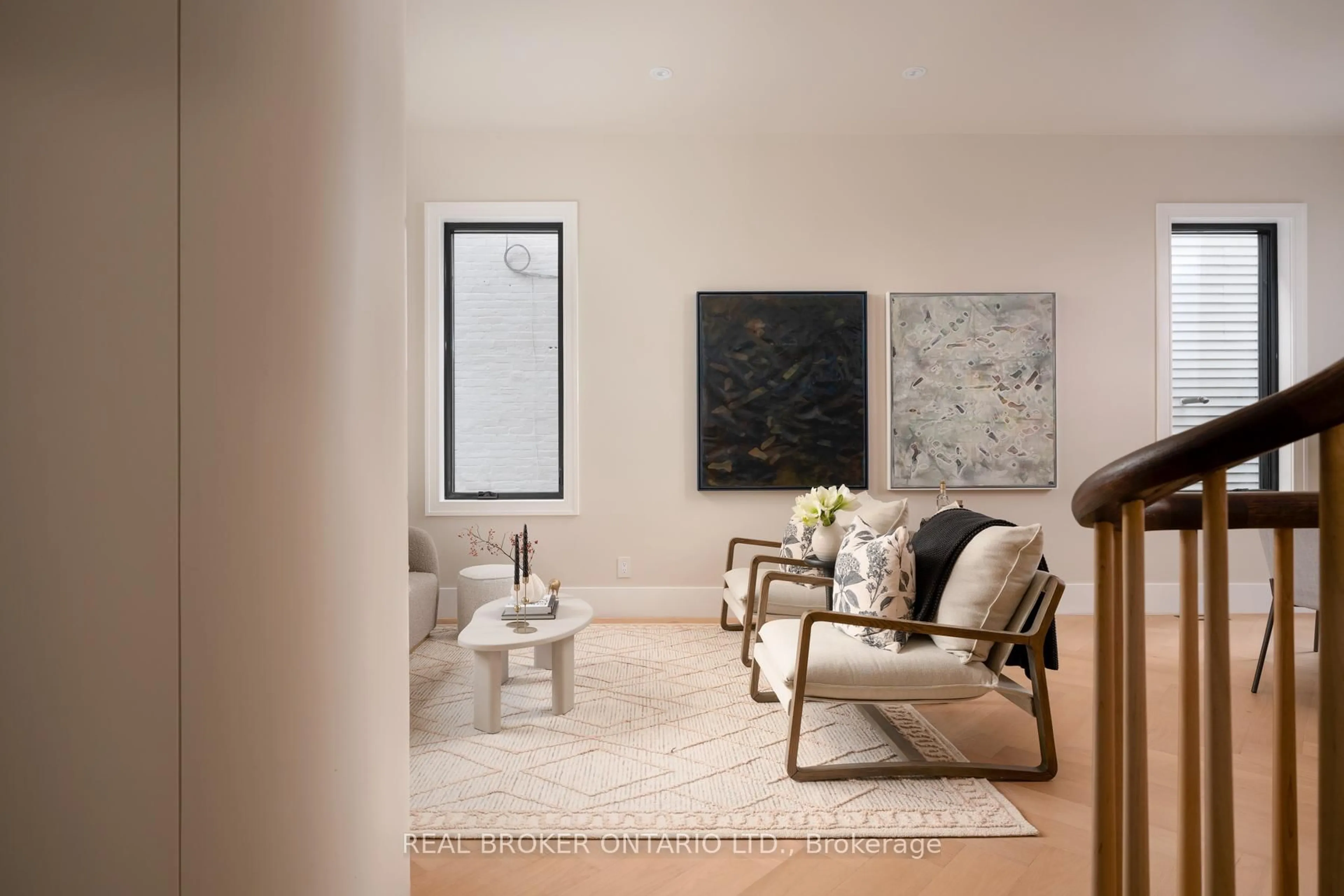 Living room with furniture, unknown for 256 Major St, Toronto Ontario M5S 2L6