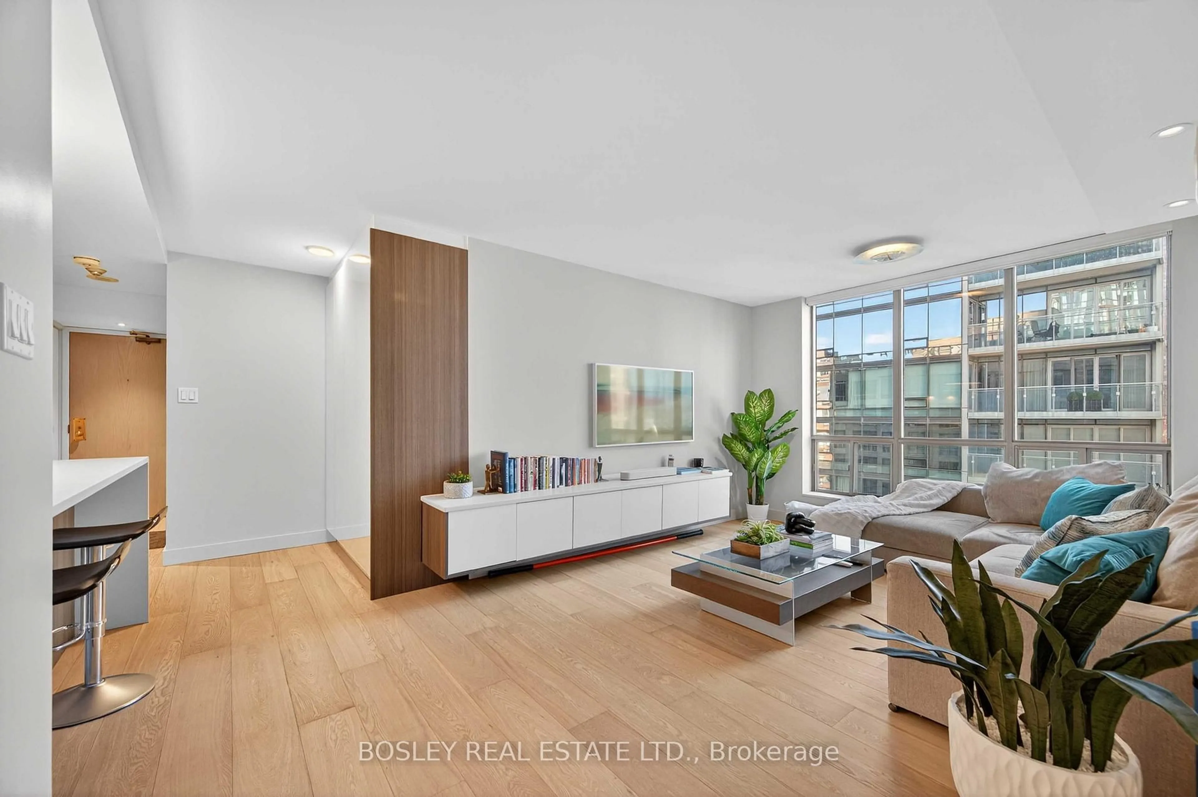 Living room with furniture, unknown for 40 Scollard St #1502, Toronto Ontario M5R 3S1