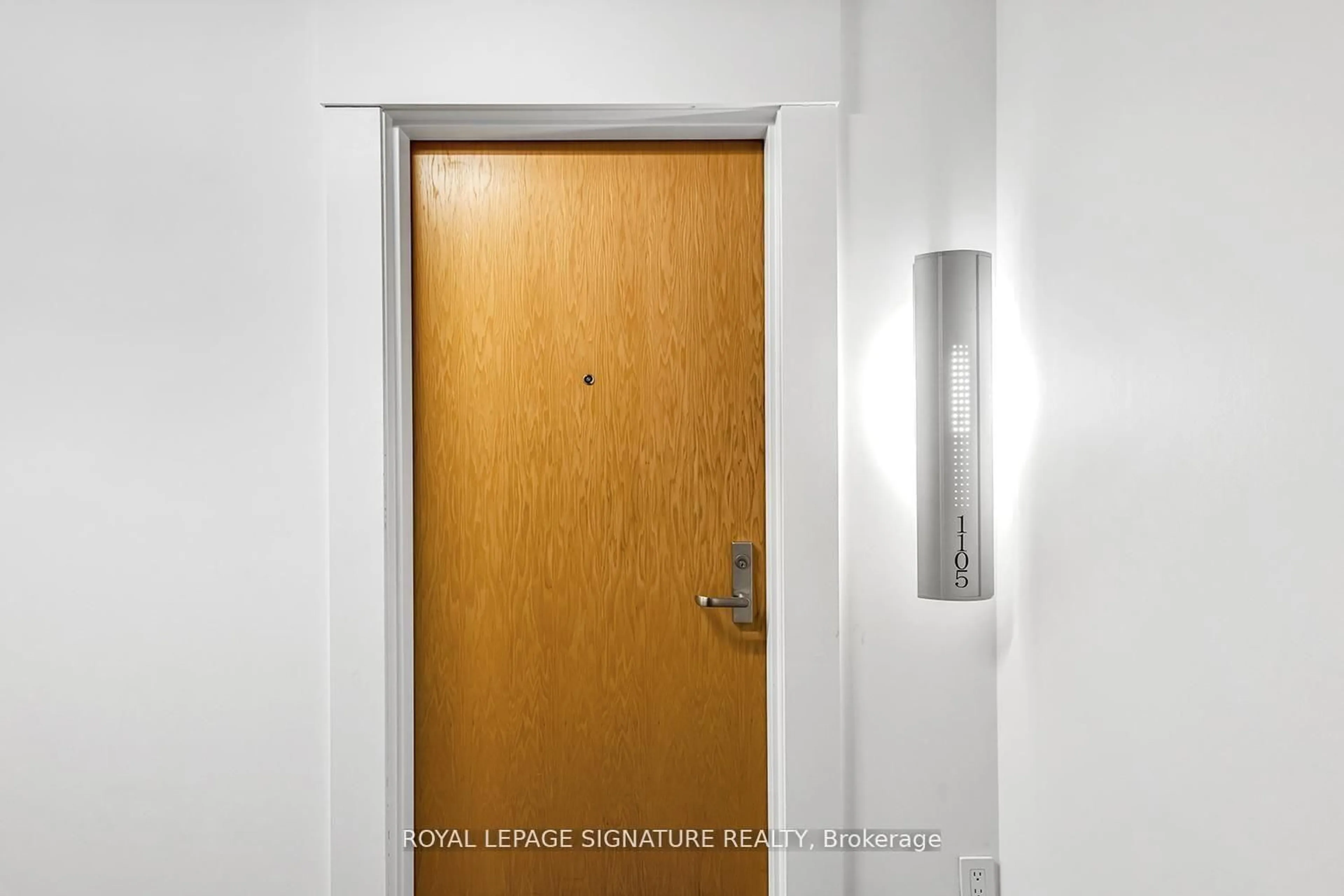 Indoor foyer for 138 Princess St #1105, Toronto Ontario M5A 0B1