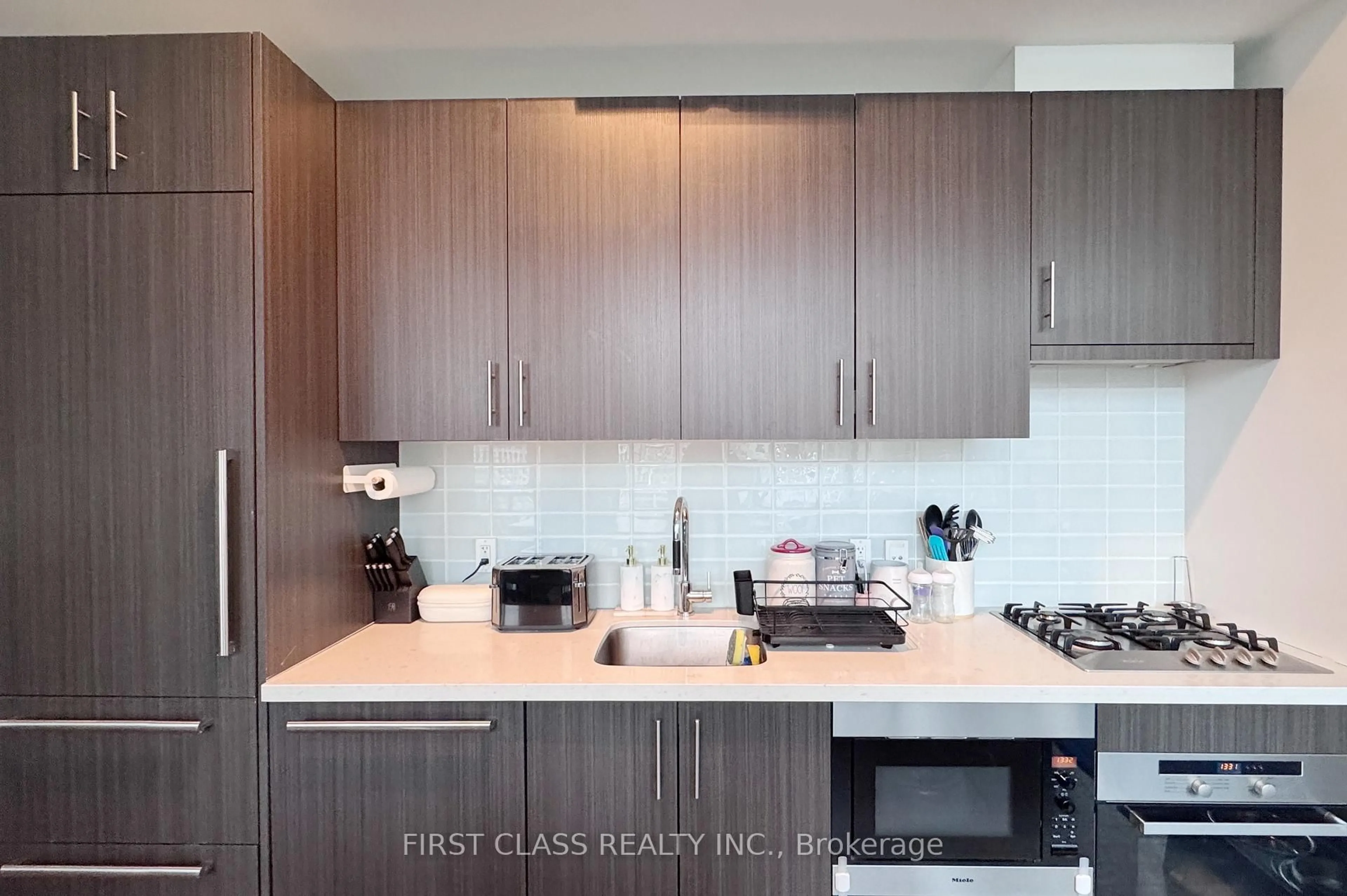 Standard kitchen, unknown for 39 Queens Quay #403, Toronto Ontario M5E 0A5