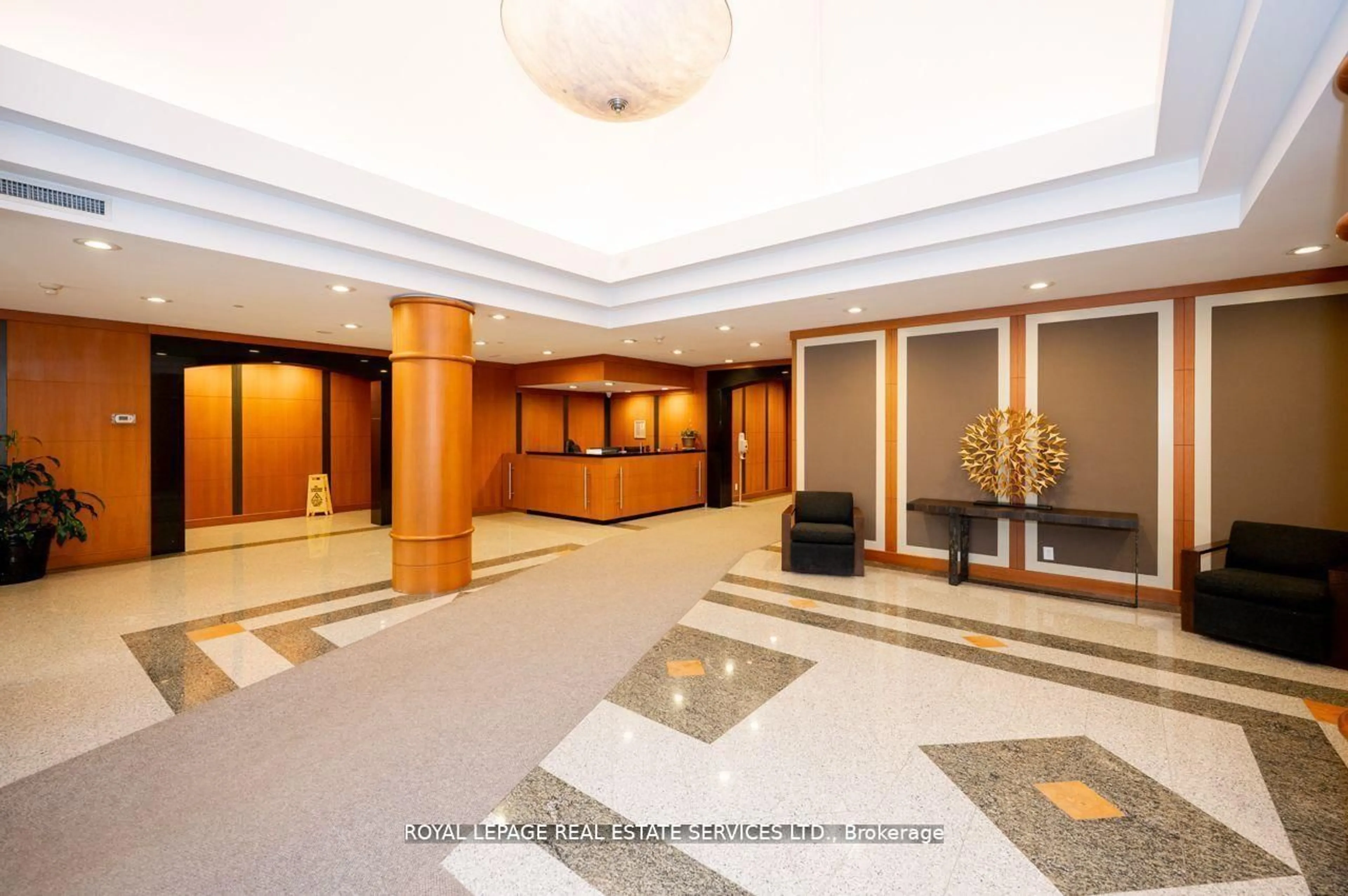 Lobby for 256 Doris Ave #308, Toronto Ontario M2N 6X8