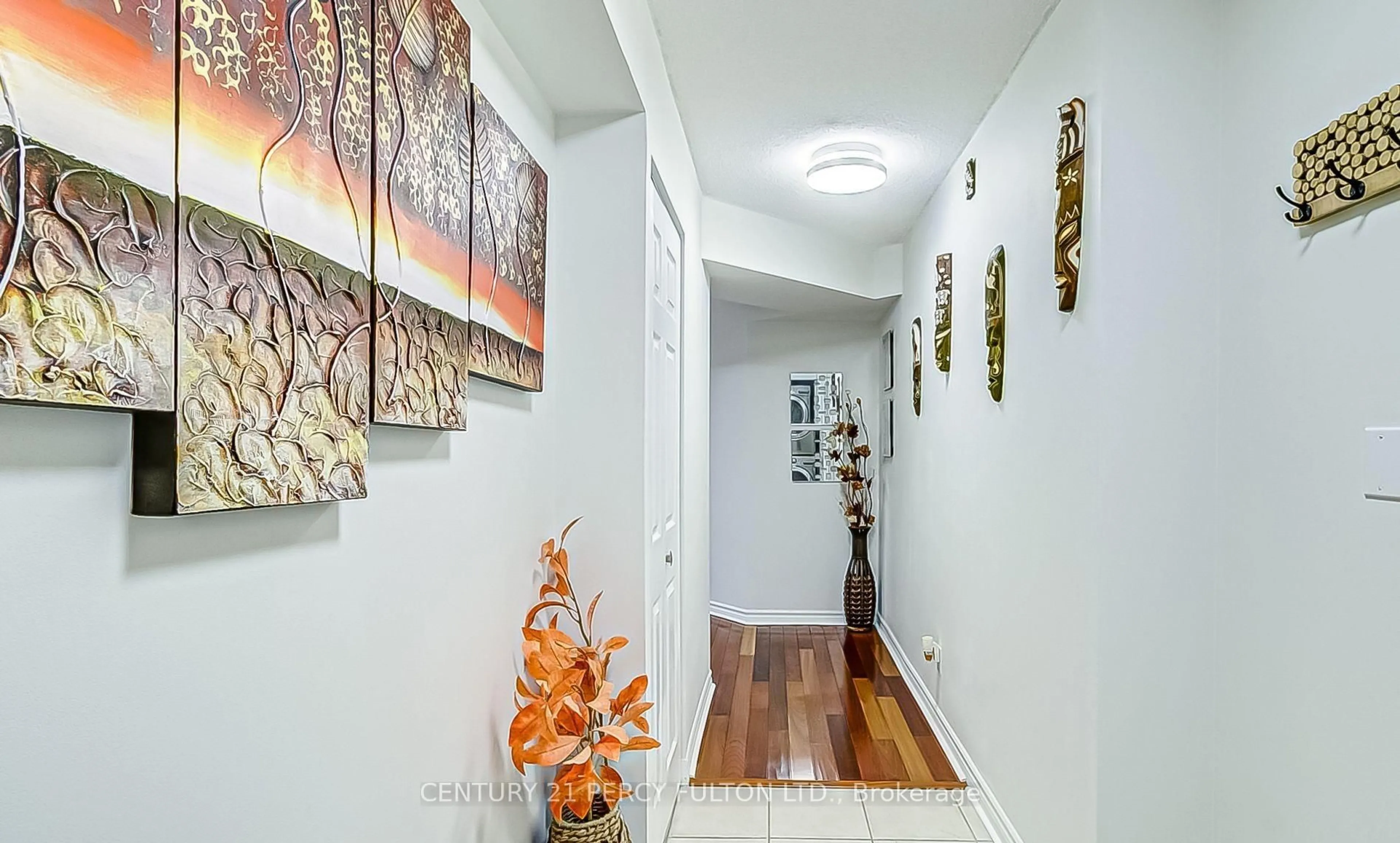 Indoor entryway for 1 Rean Dr #1910, Toronto Ontario M2K 3C1