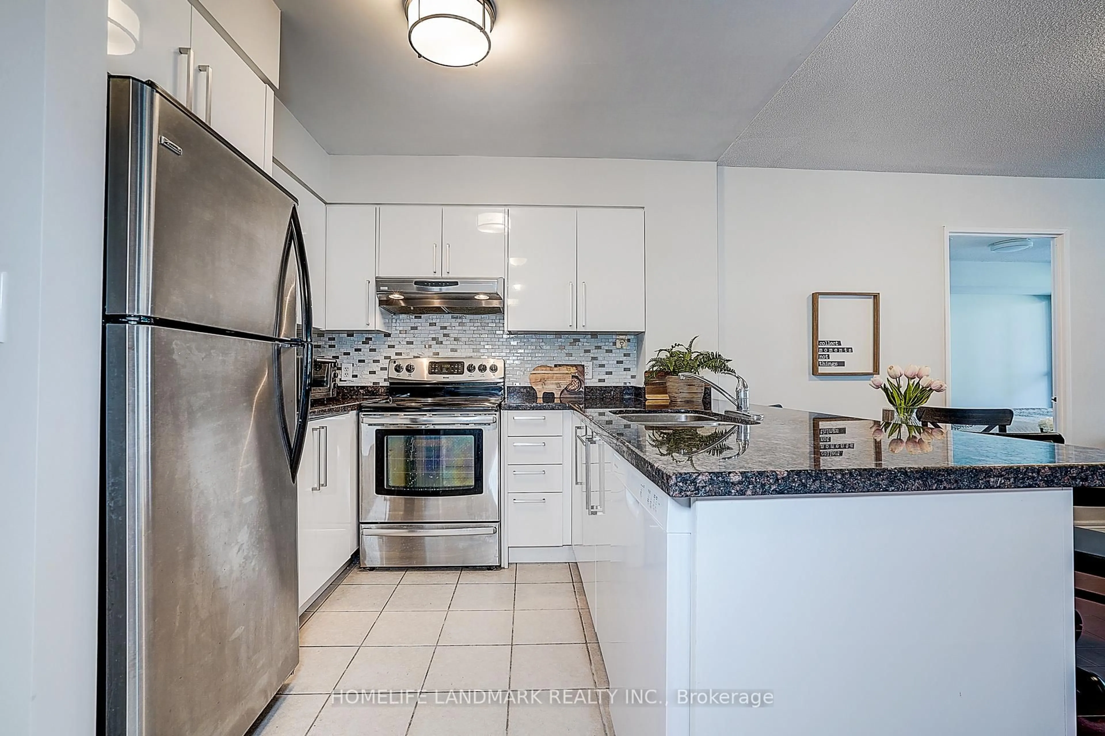 Standard kitchen, ceramic/tile floor for 23 Hollywood Ave #1107, Toronto Ontario M2N 7L8