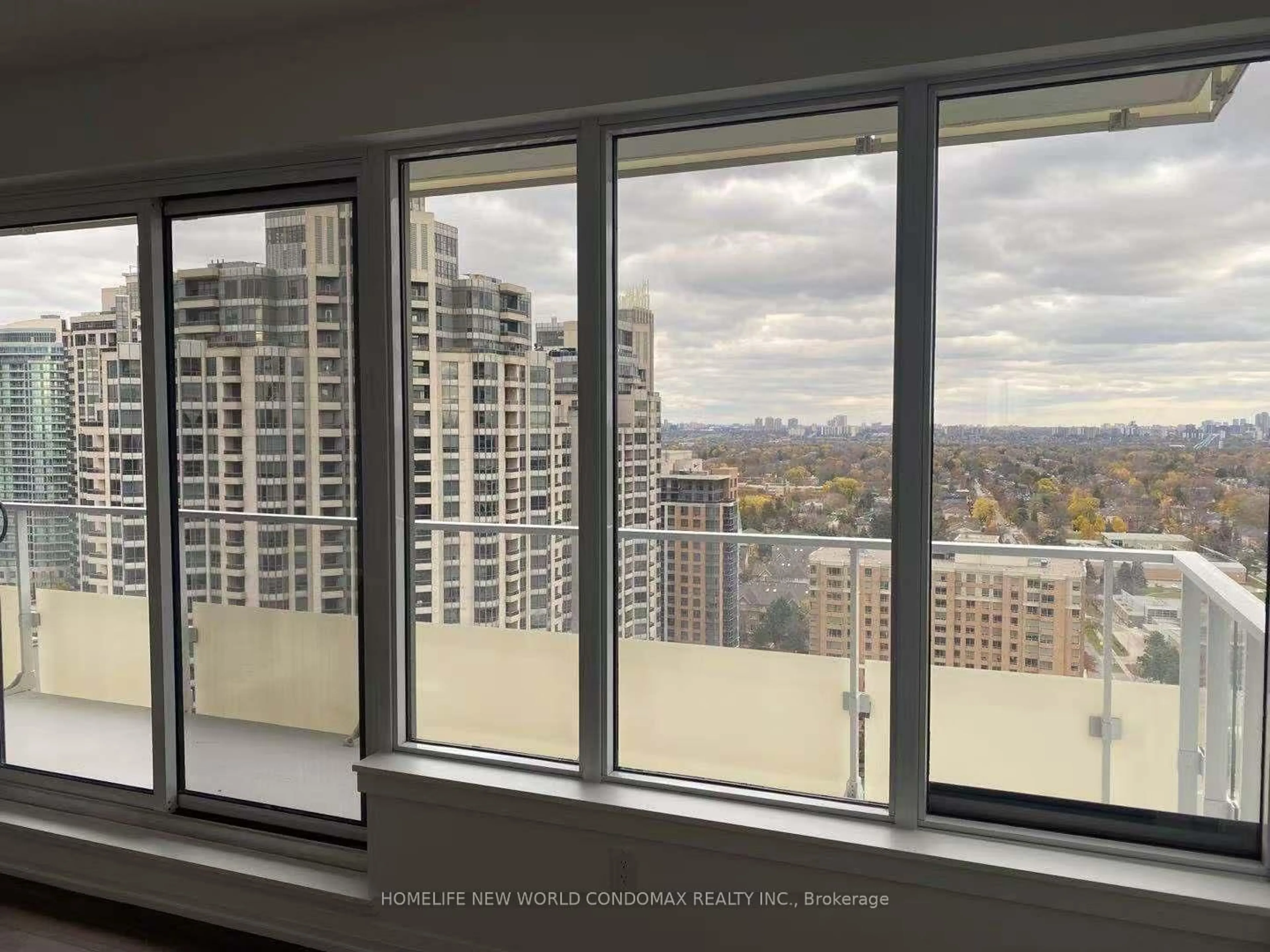 A pic of a room for 75 Canterbury Pl #2702, Toronto Ontario M2N 2N1