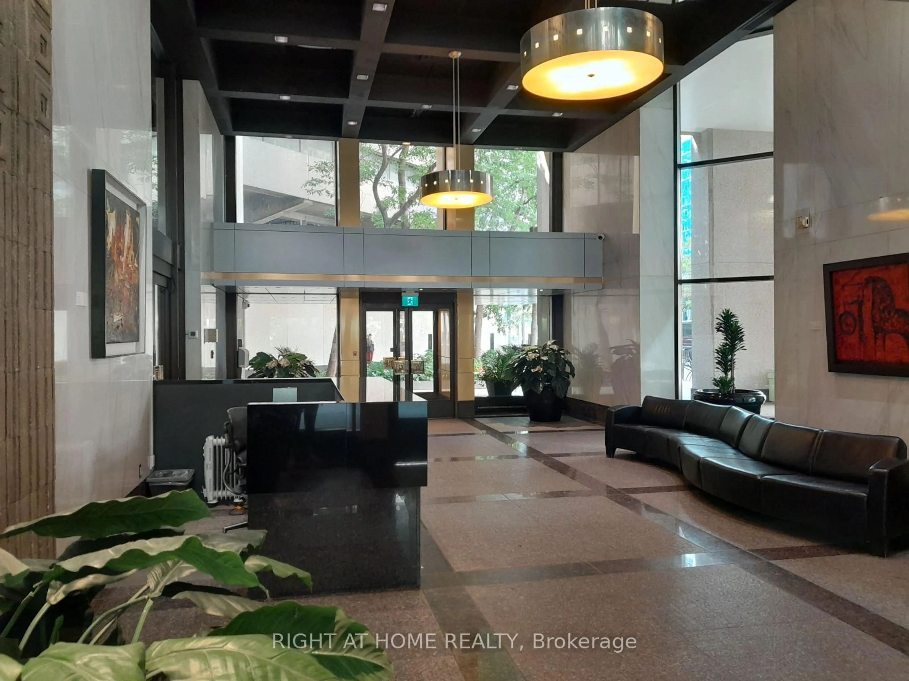 Lobby for 33 Harbour Sq #838, Toronto Ontario M5J 2G2