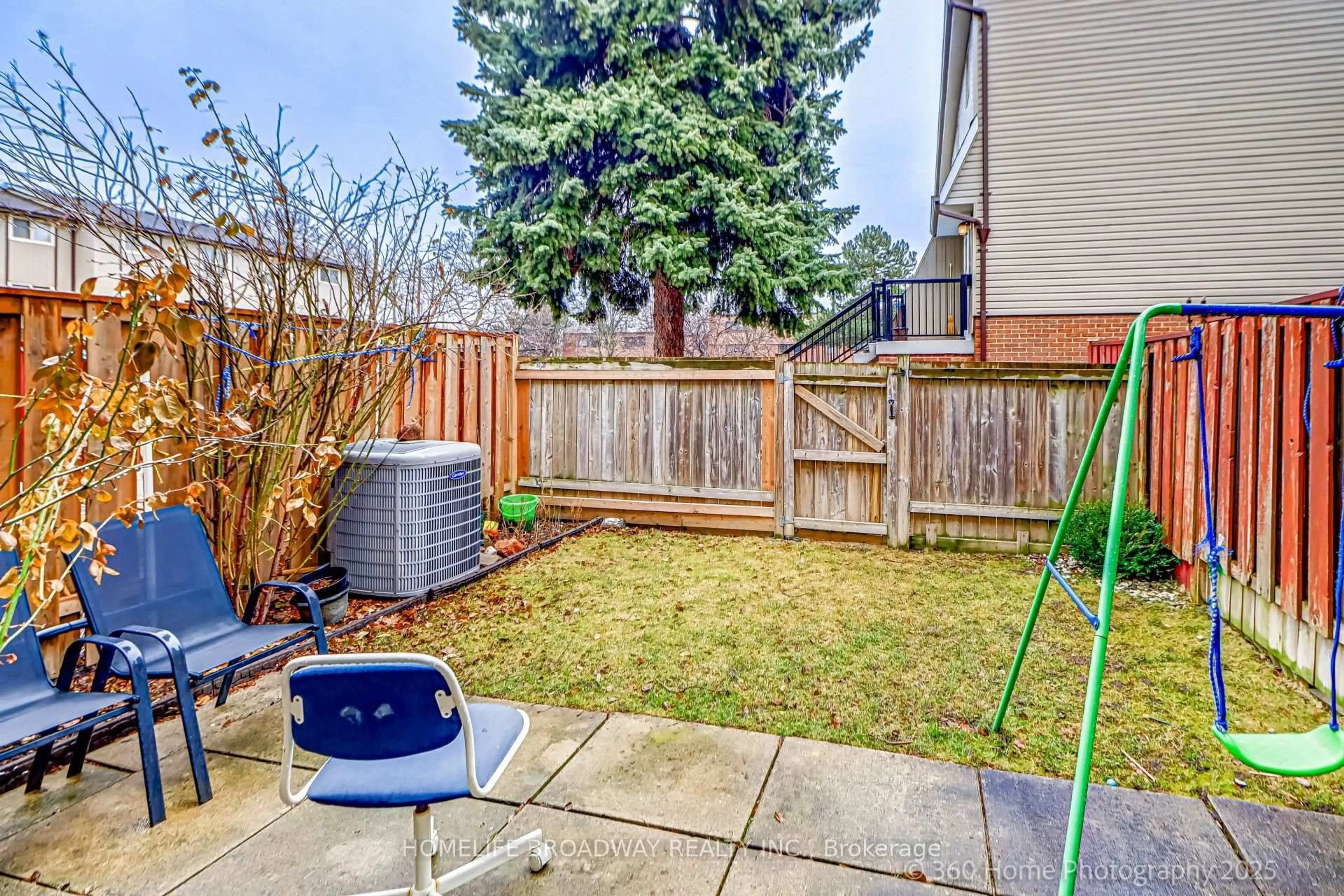 Patio, street for 51 Yellow Birch Way, Toronto Ontario M2H 2S9