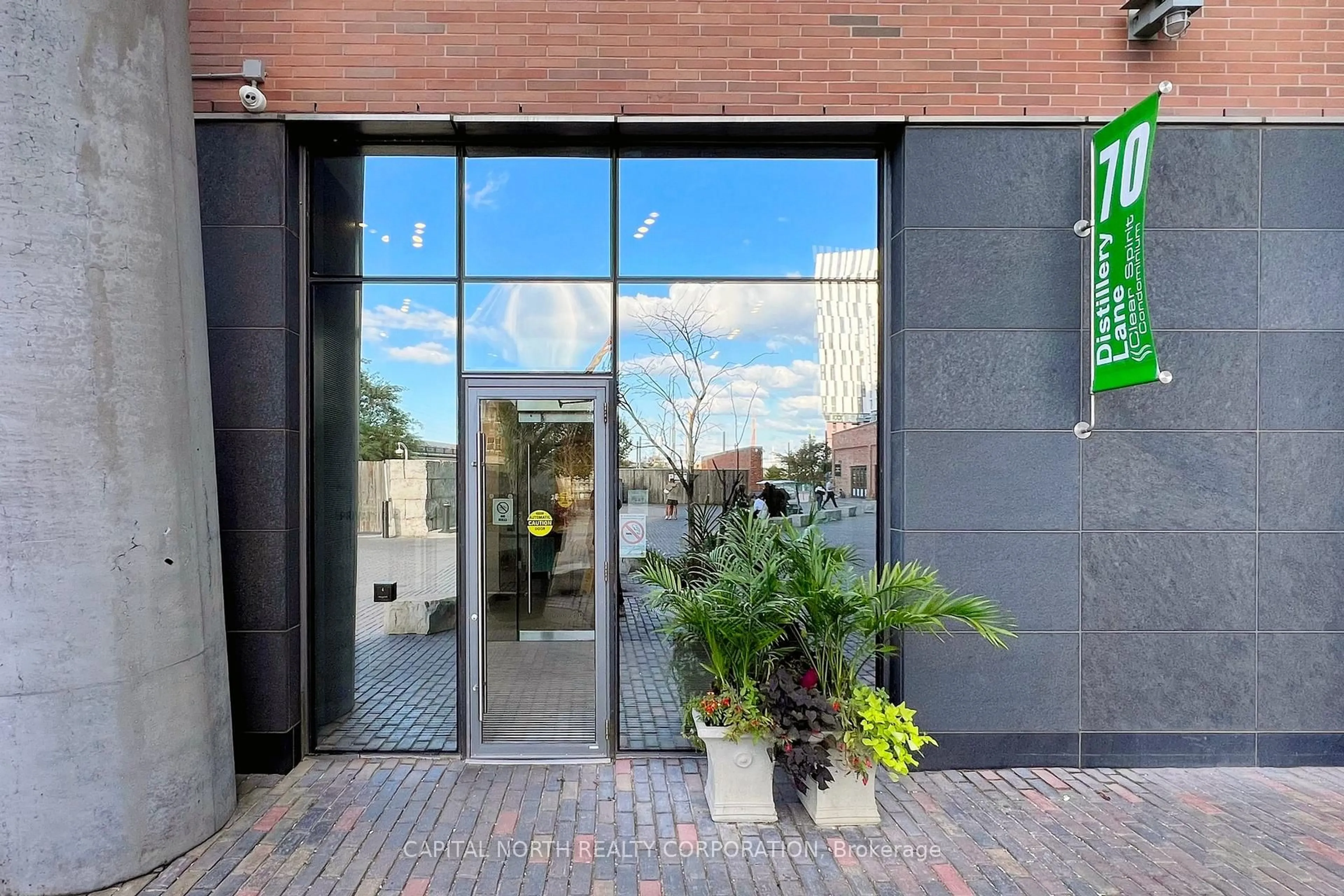 Indoor foyer for 70 Distillery Lane #605, Toronto Ontario M5A 0E3