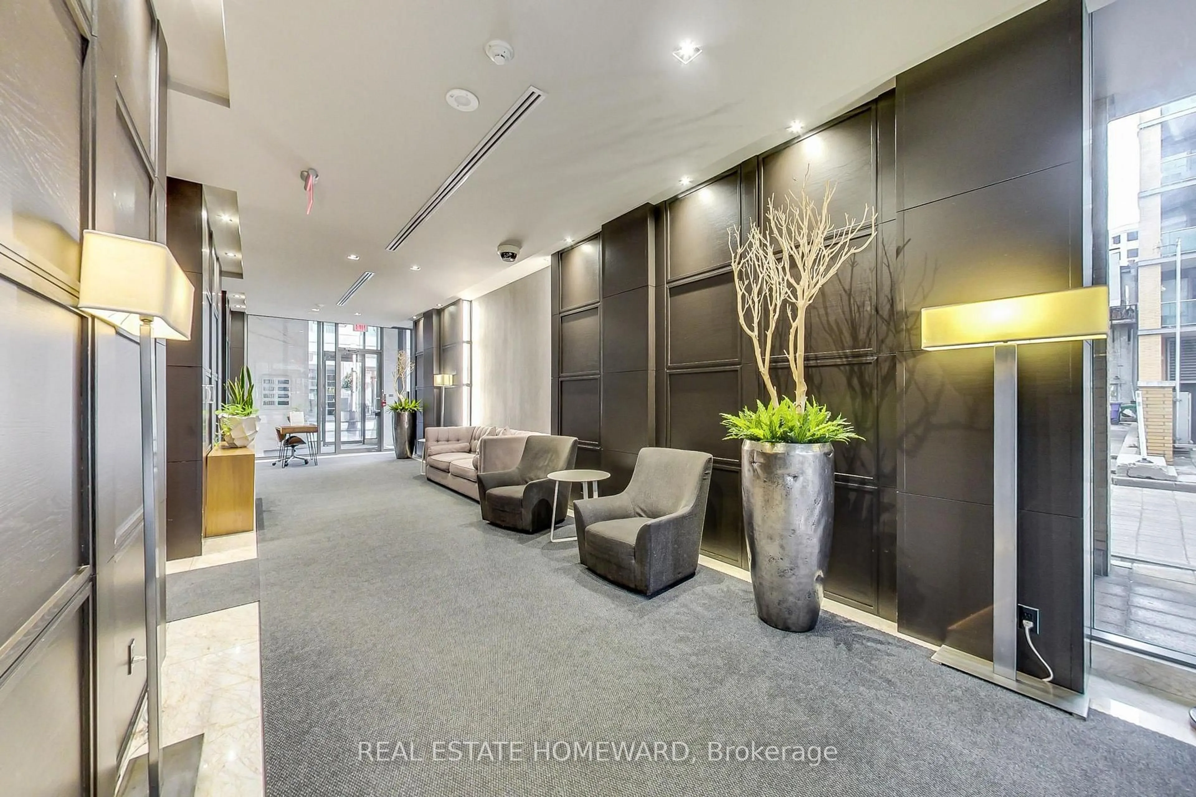 Lobby for 21 Scollard St #305, Toronto Ontario M5R 1G1
