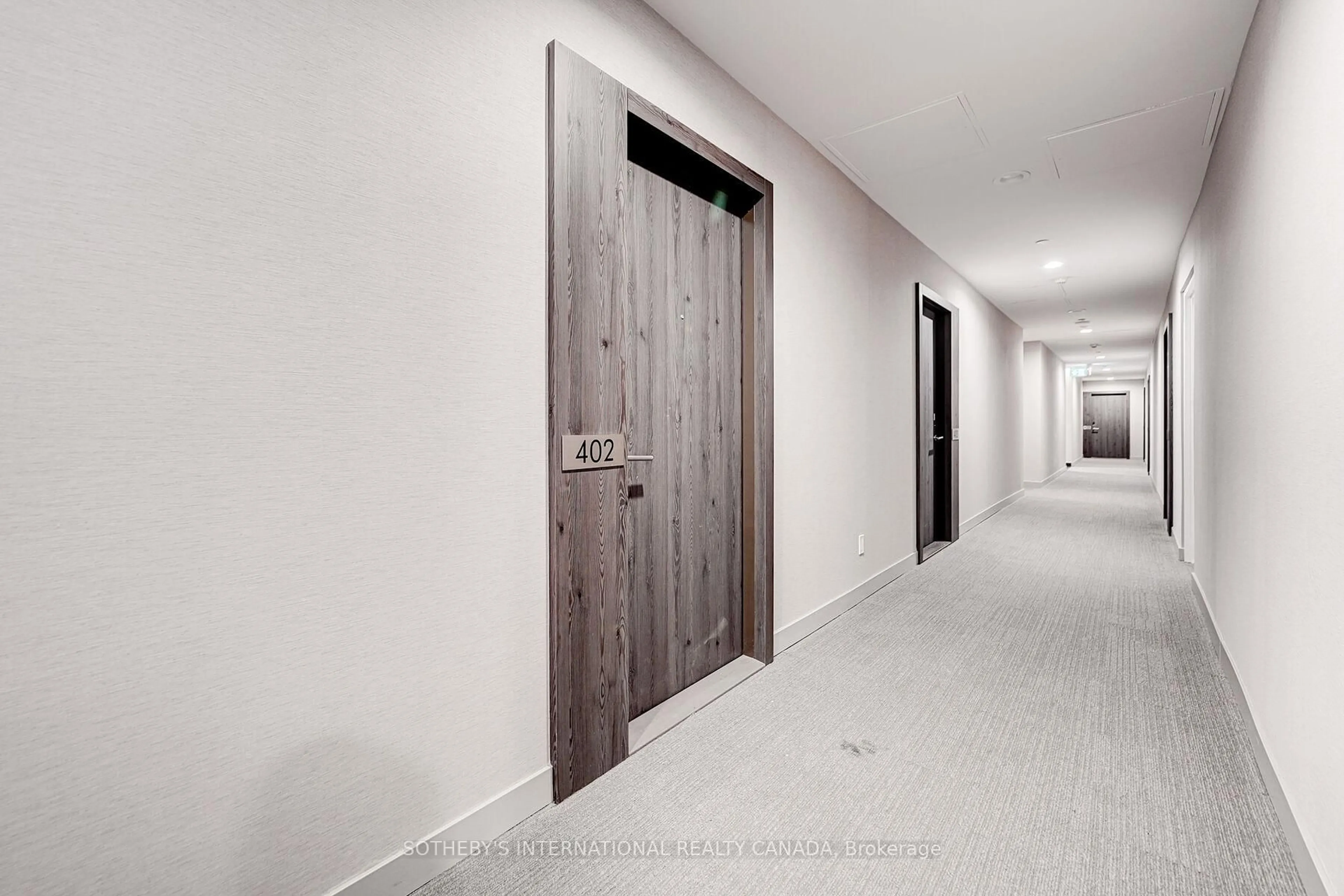 Indoor foyer for 25 Richmond St #402, Toronto Ontario M5C 0A6