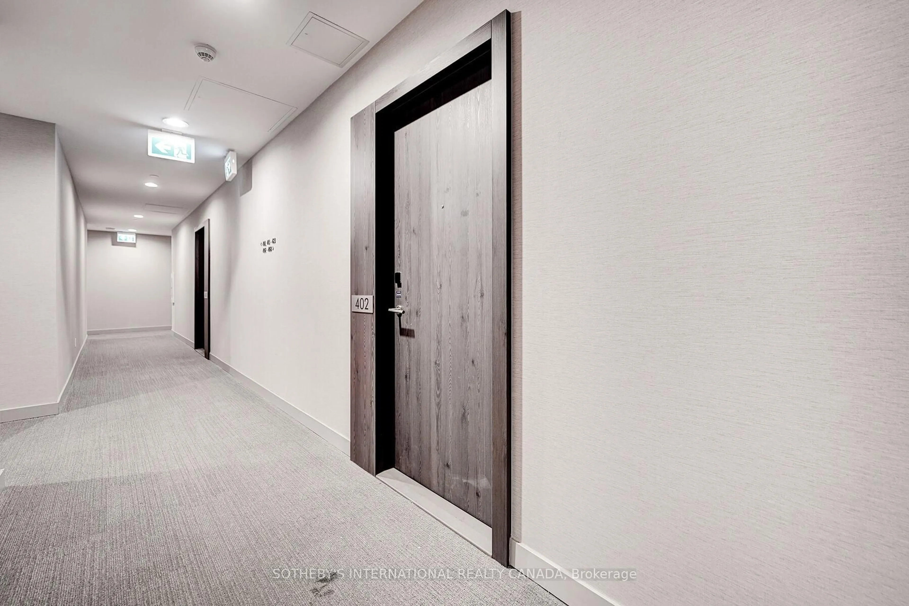 Indoor foyer for 25 Richmond St #402, Toronto Ontario M5C 0A6