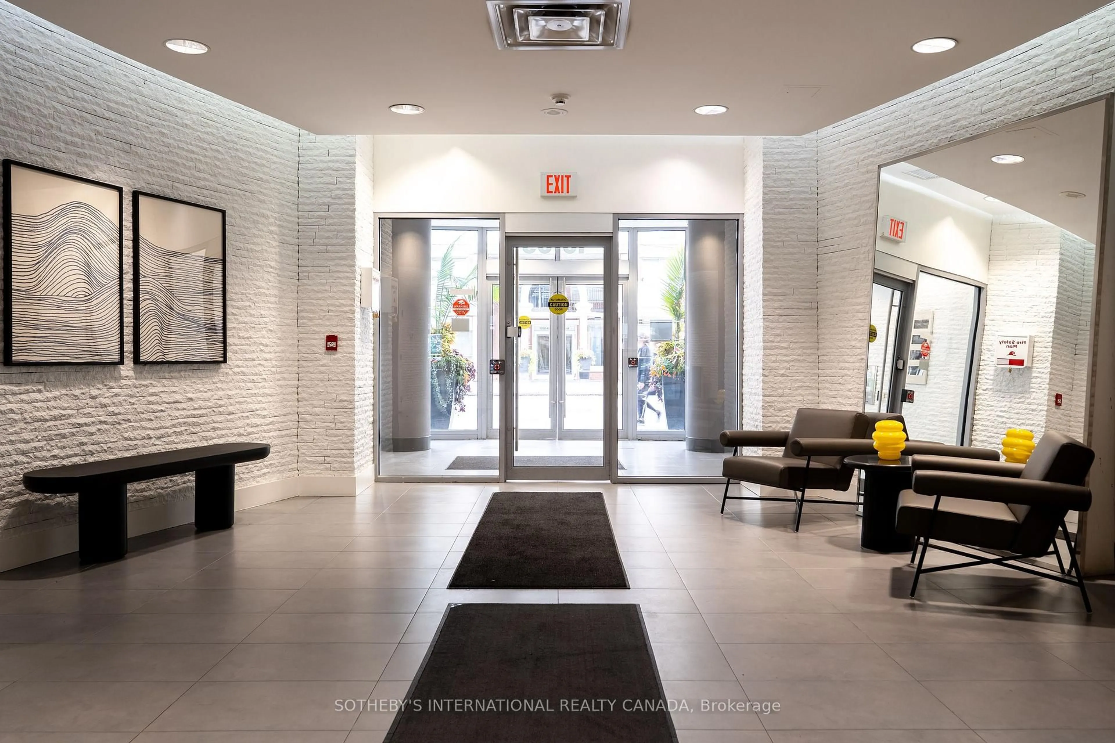 Lobby for 1005 King St #810, Toronto Ontario M6K 3M8