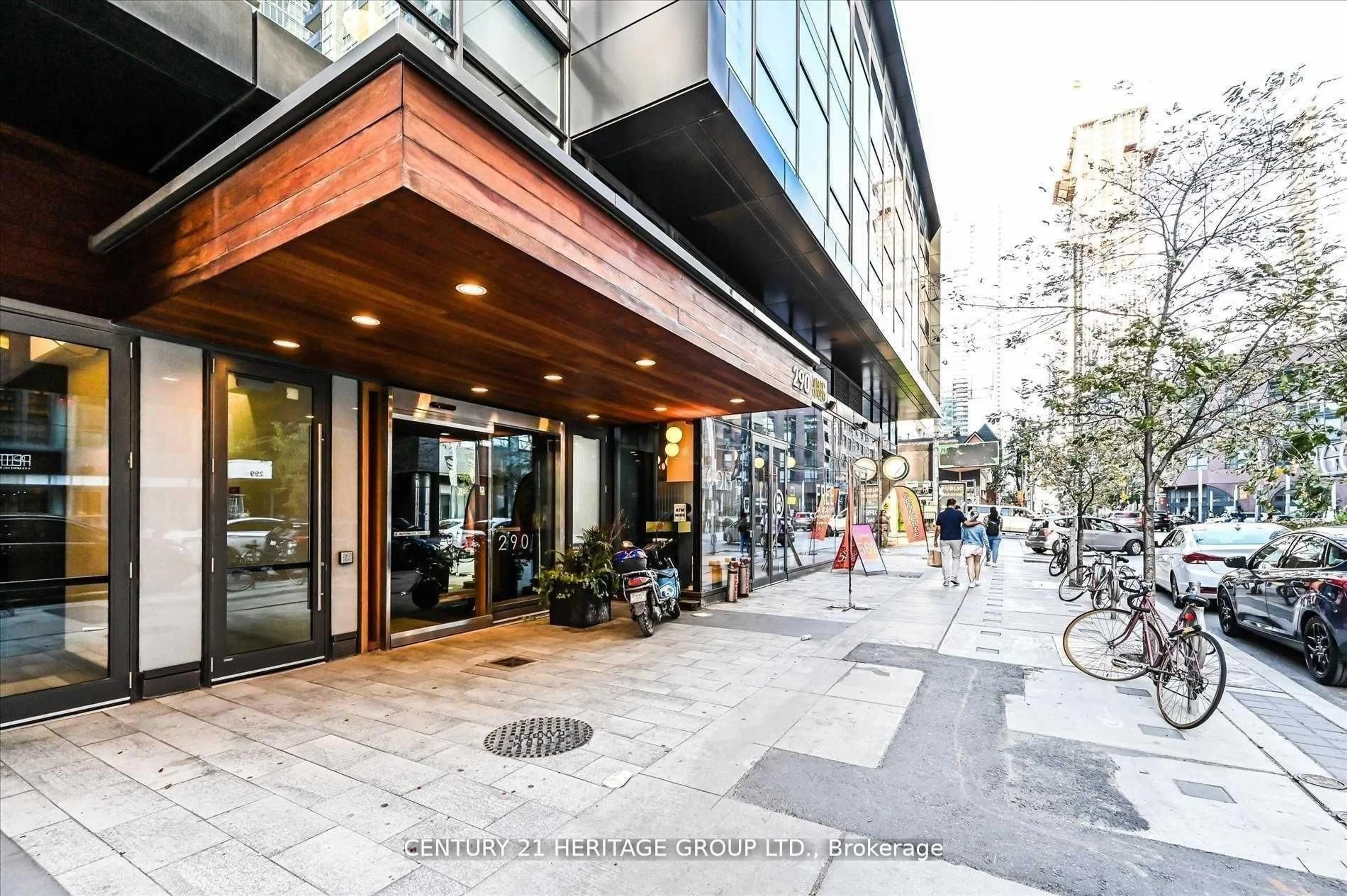 Patio, street for 290 Adelaide St #3203, Toronto Ontario M5V 1P6