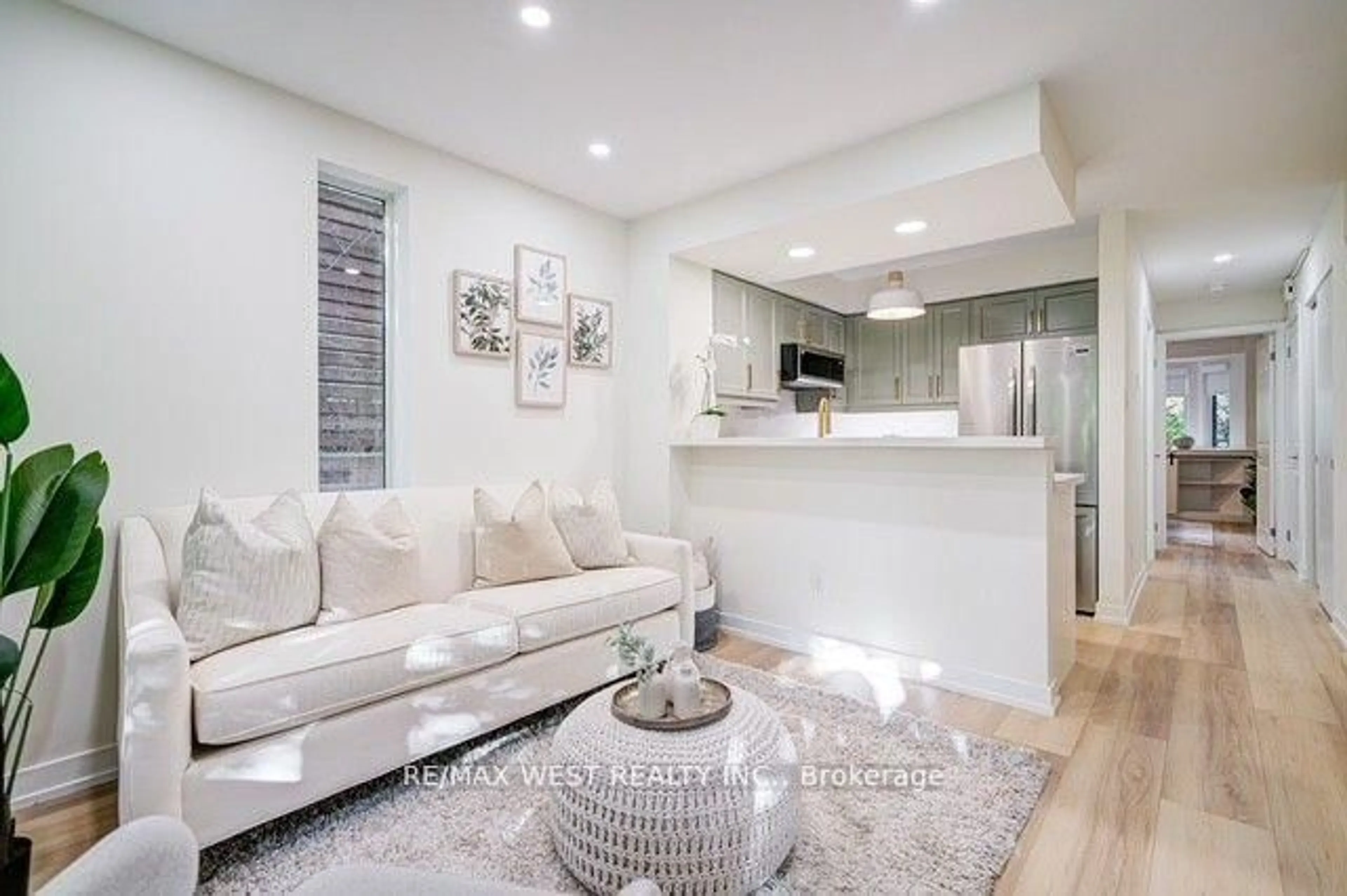 Unknown for 801 King St ##12 B, Toronto Ontario M5V 3C9