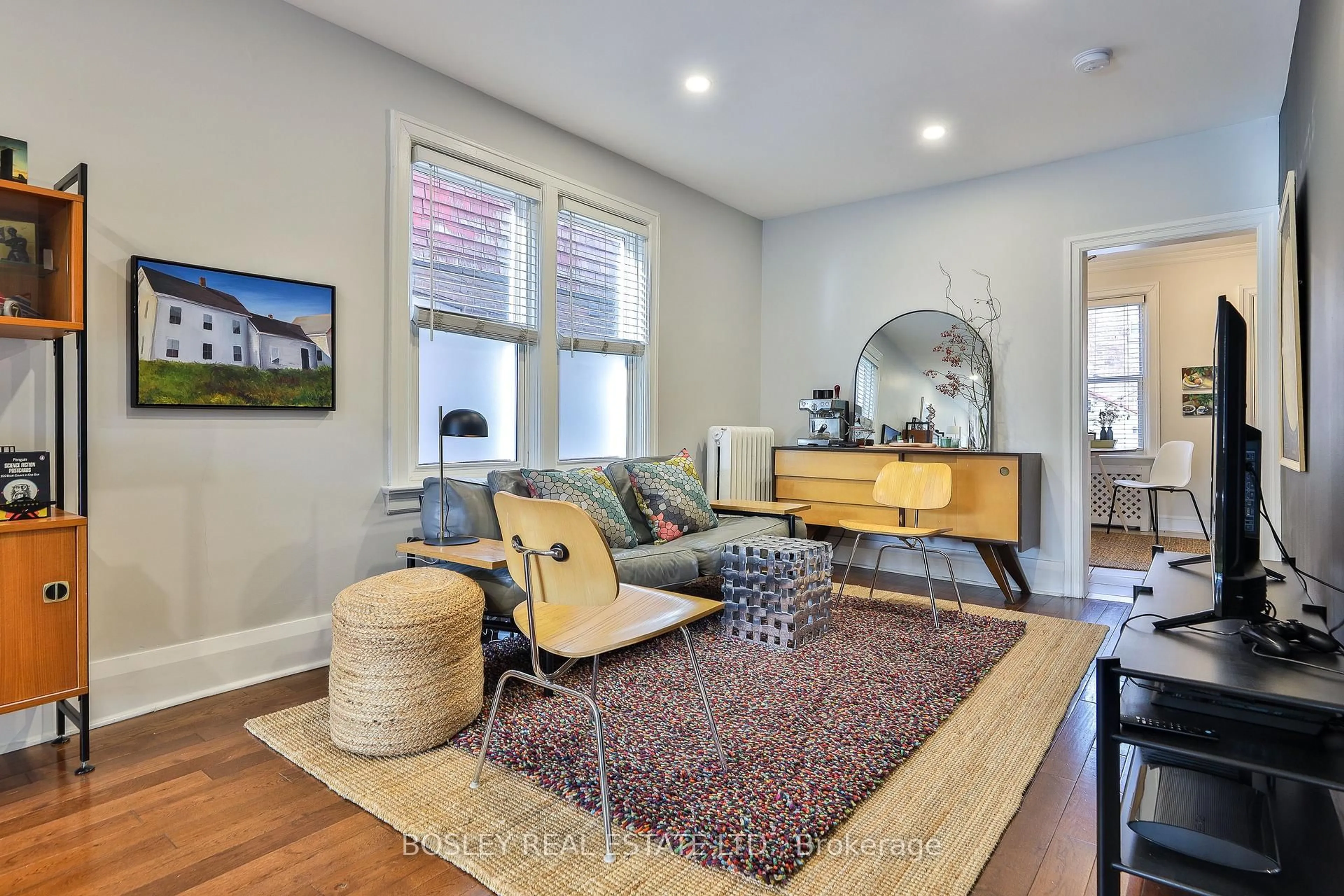 Living room with furniture, unknown for 663 Vaughan Rd, Toronto Ontario M6E 2Y4