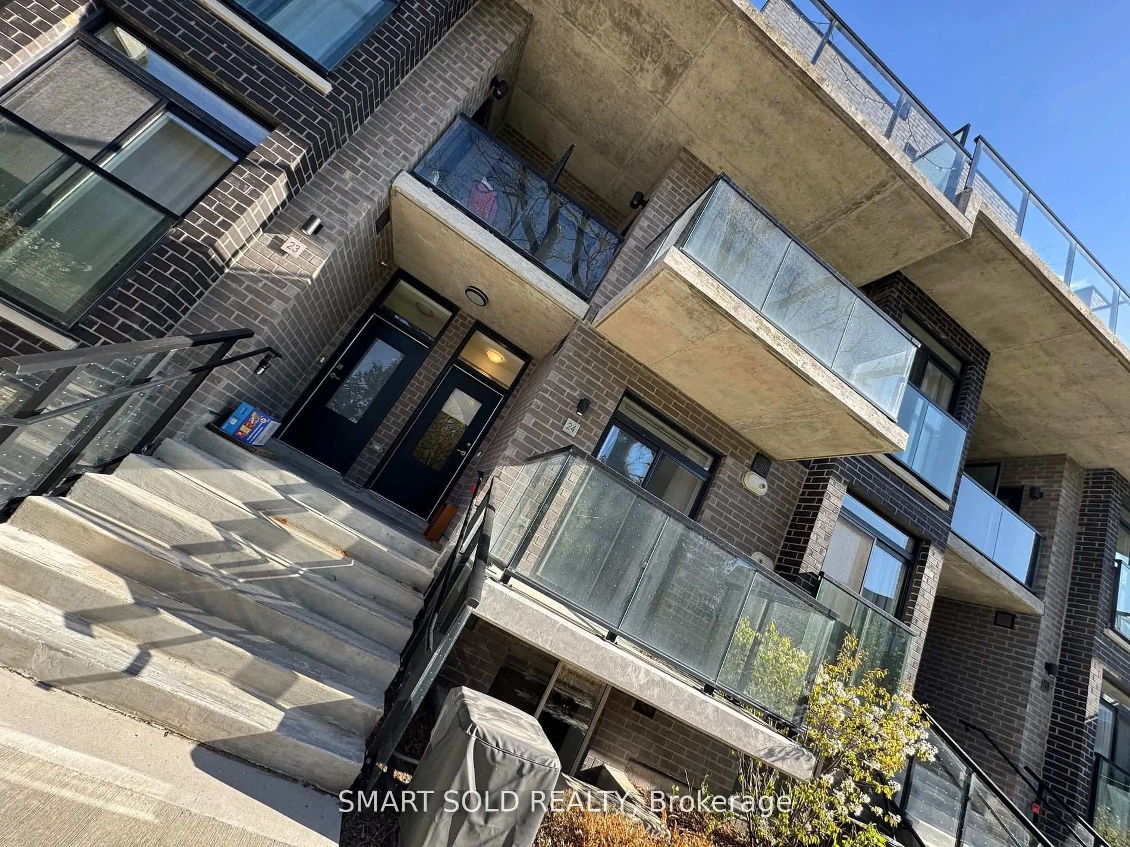 Unknown for 51 Winlock Park #24, Toronto Ontario M2M 0B8