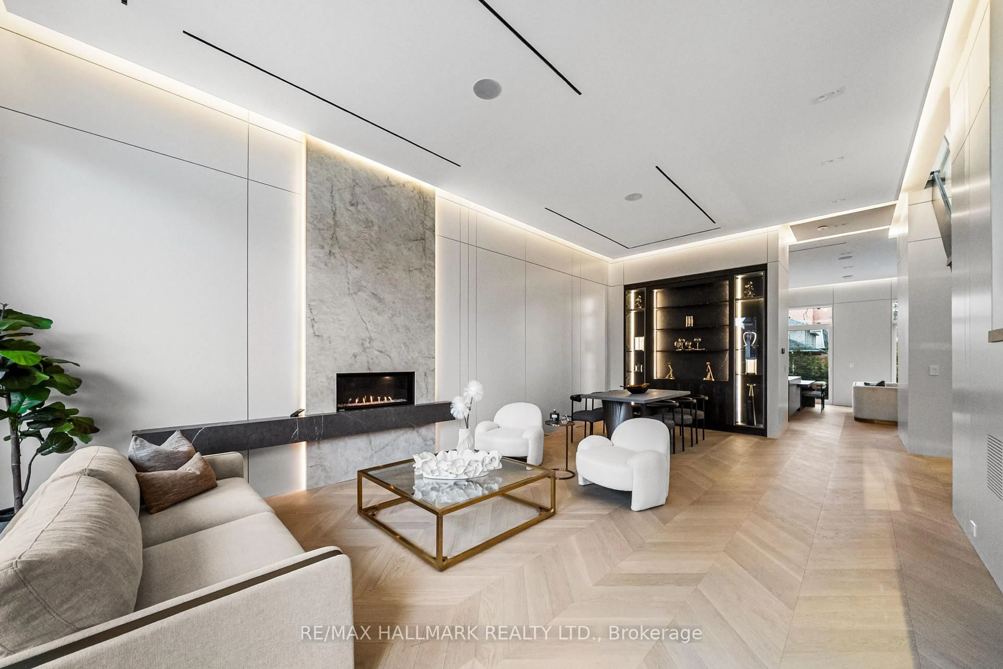 Unknown for 167 Parkhurst Blvd, Toronto Ontario M4G 2E9