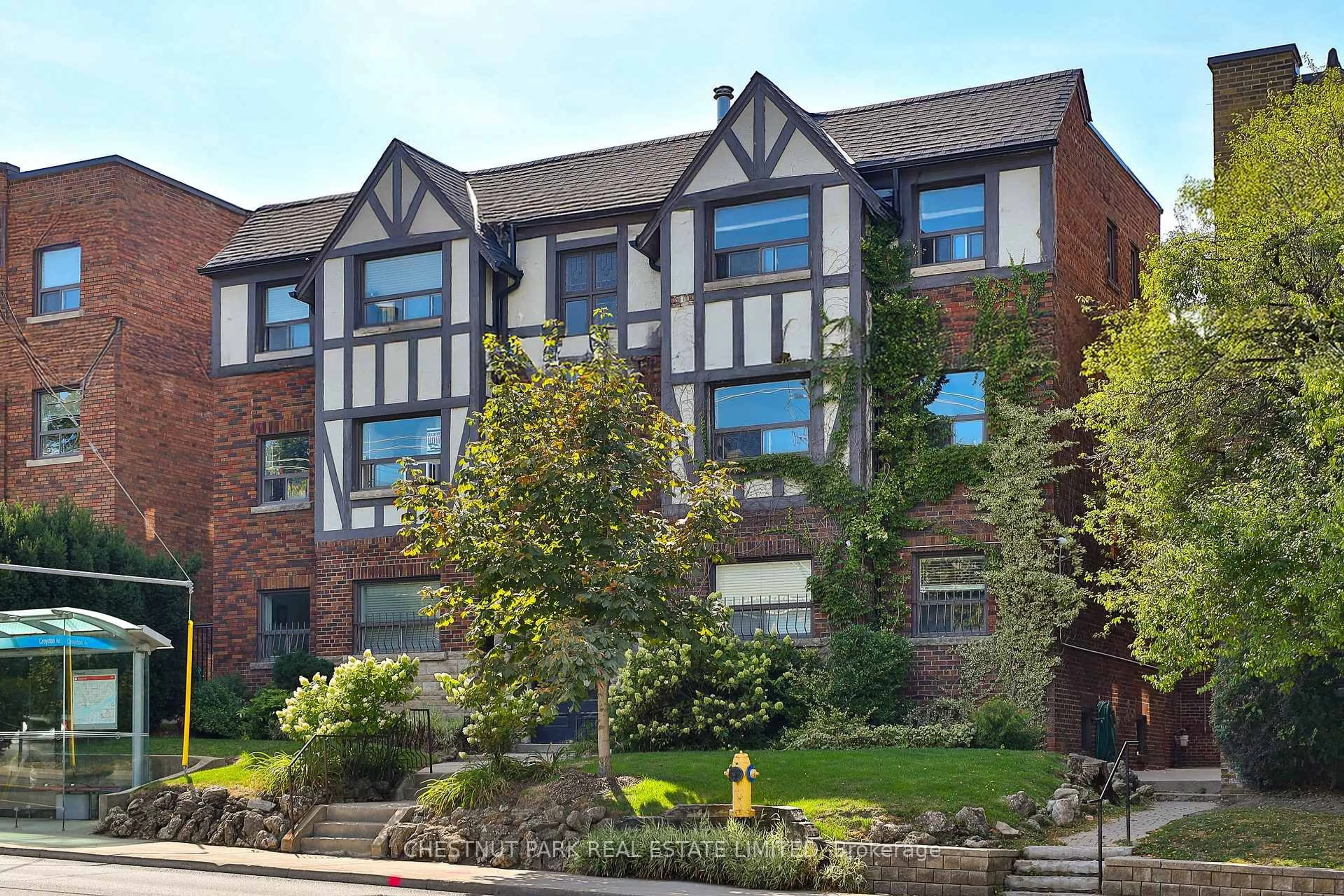 Home with brick exterior material, street for 1648 Bathurst St #5, Toronto Ontario M5P 3J7