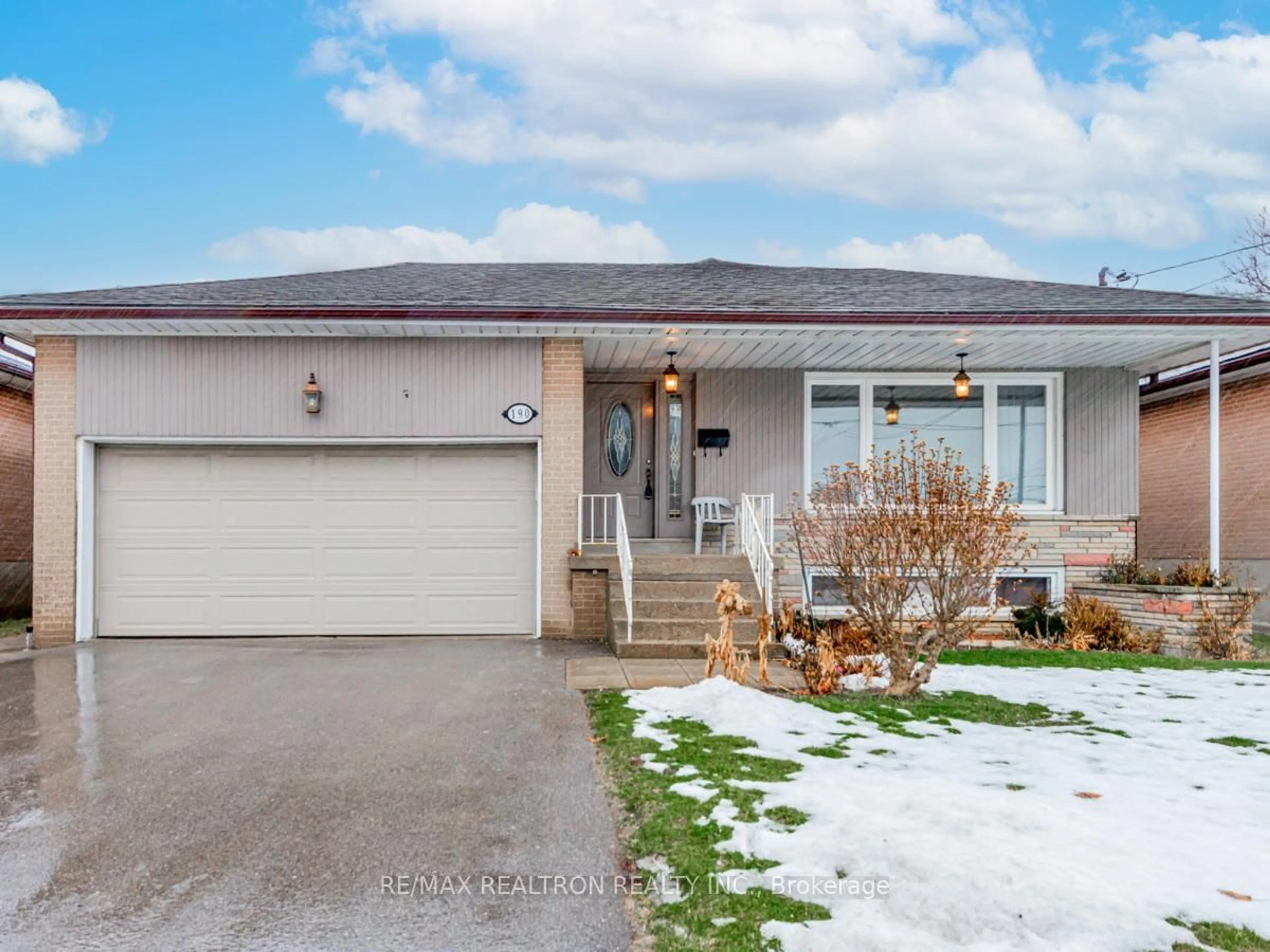 Unknown for 190 Ranee Ave, Toronto Ontario M6A 1N5