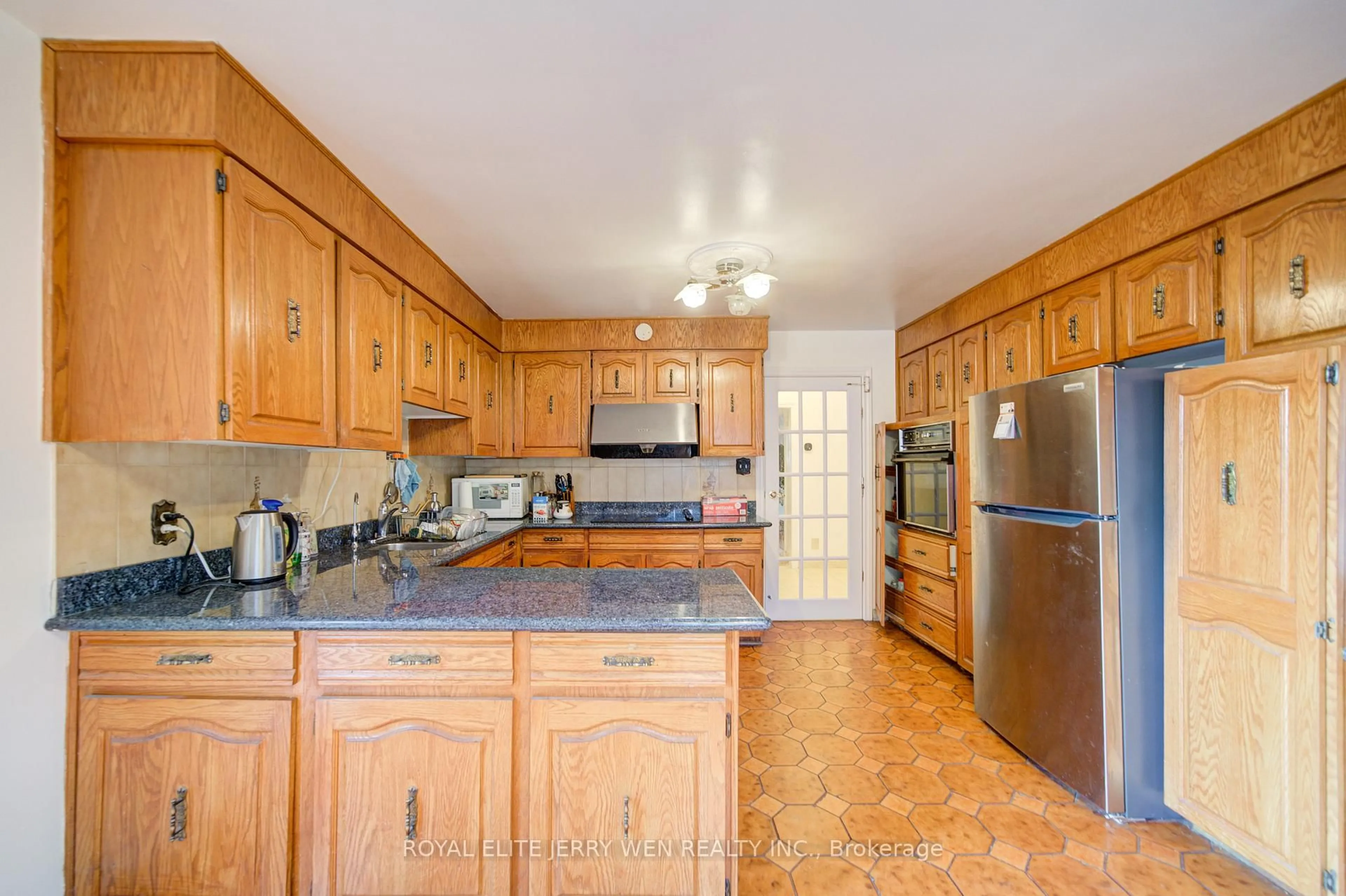 Unknown for 2908 Victoria Park Ave, Toronto Ontario M2J 4B1