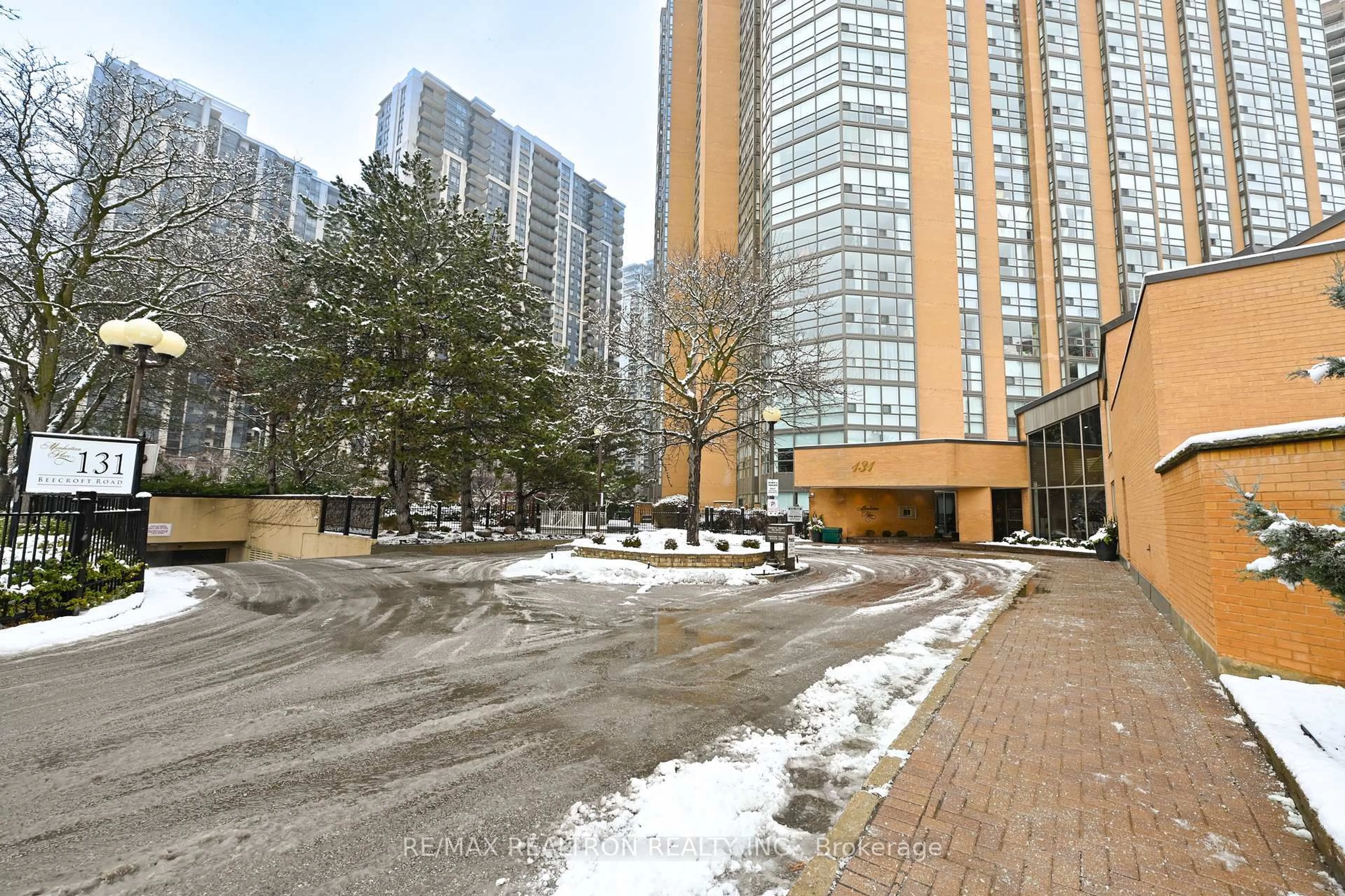 Patio, street for 131 Beecroft Rd #1410, Toronto Ontario M2N 6G9